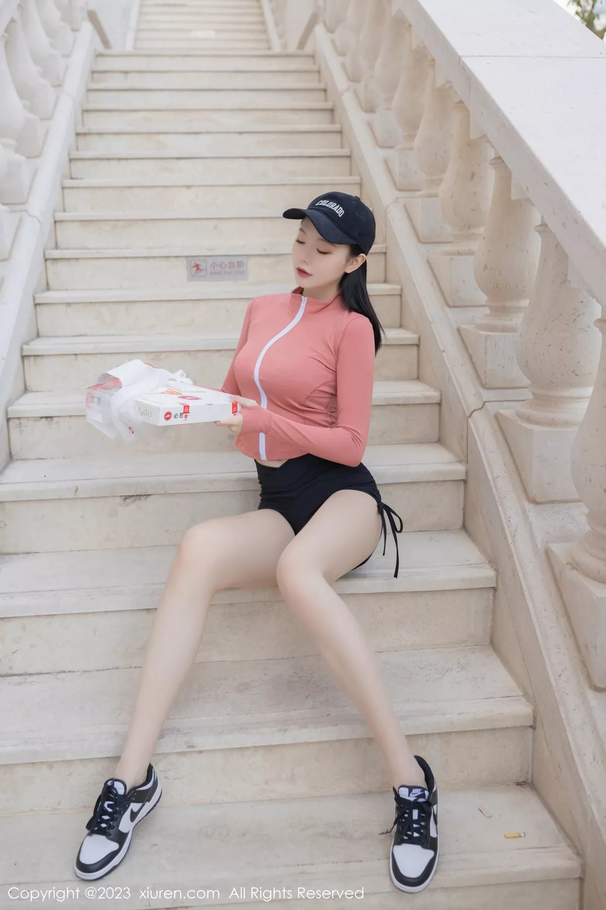 秀人集.com_[XiuRen秀人网]No.6487_模特安然anran粉色运动上衣配黑短裙半脱露蕾丝内衣诱惑写真82P