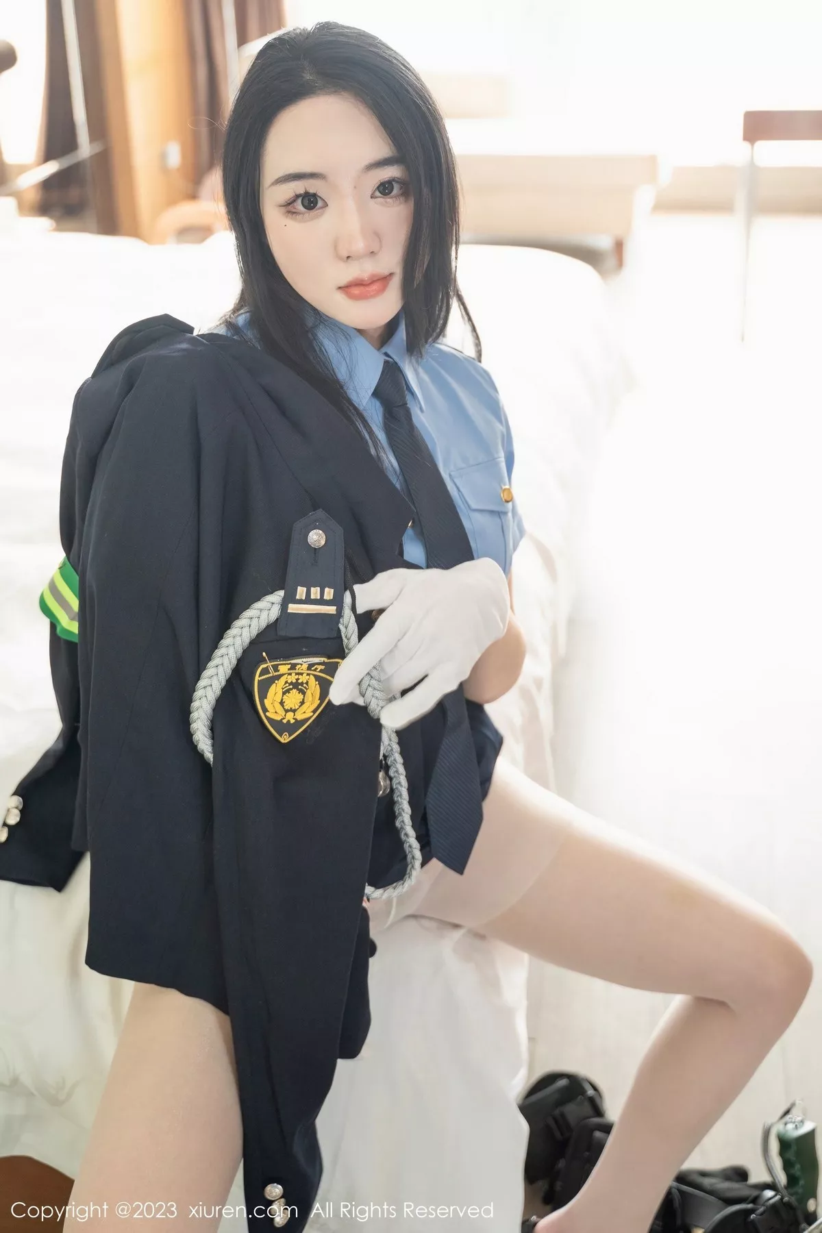 秀人集.com_[XiuRen秀人网]No.6497_模特汐汐爱吃草莓脱搜查官制服露性感内衣秀丰满身材诱惑写真85P