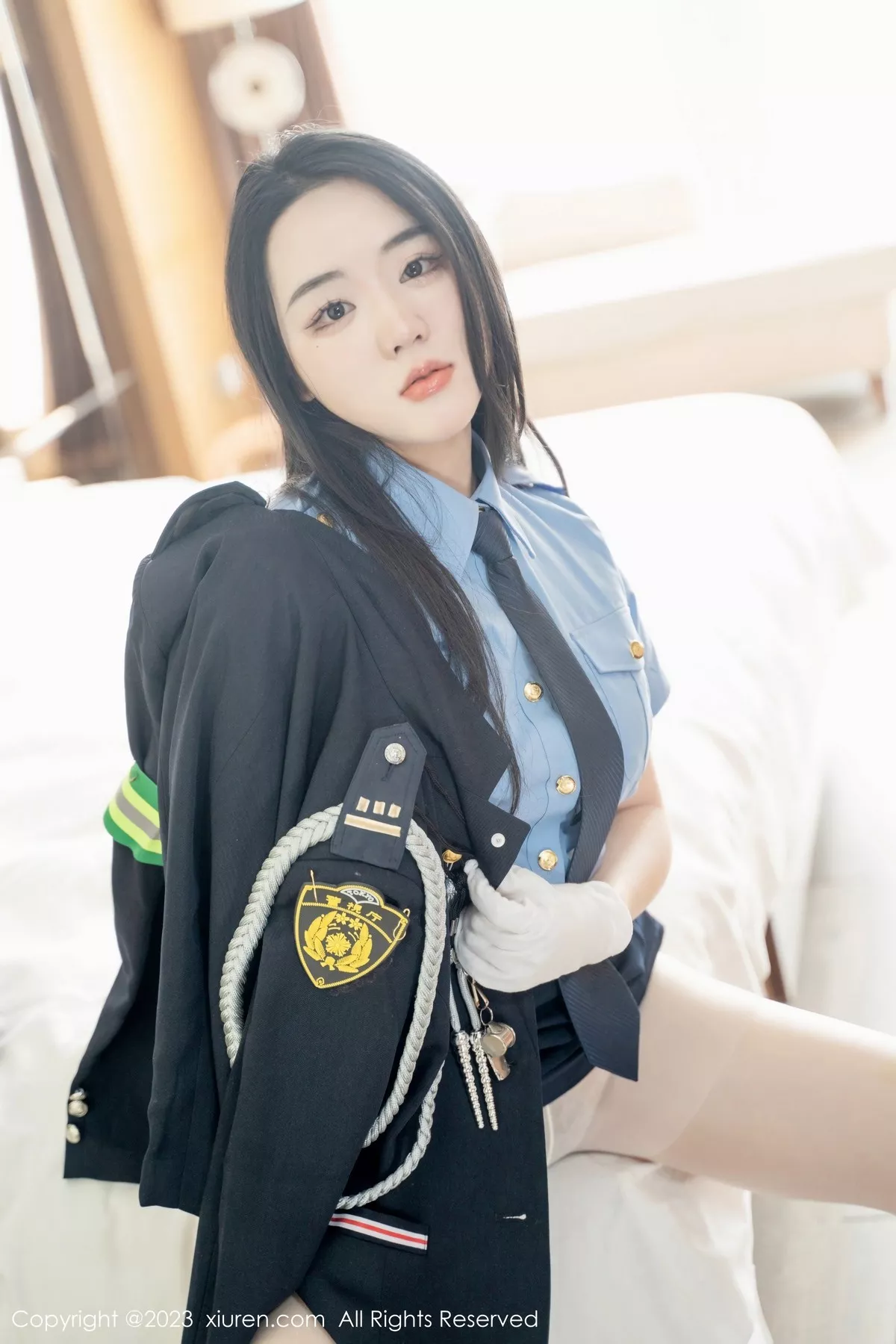 秀人集.com_[XiuRen秀人网]No.6497_模特汐汐爱吃草莓脱搜查官制服露性感内衣秀丰满身材诱惑写真85P