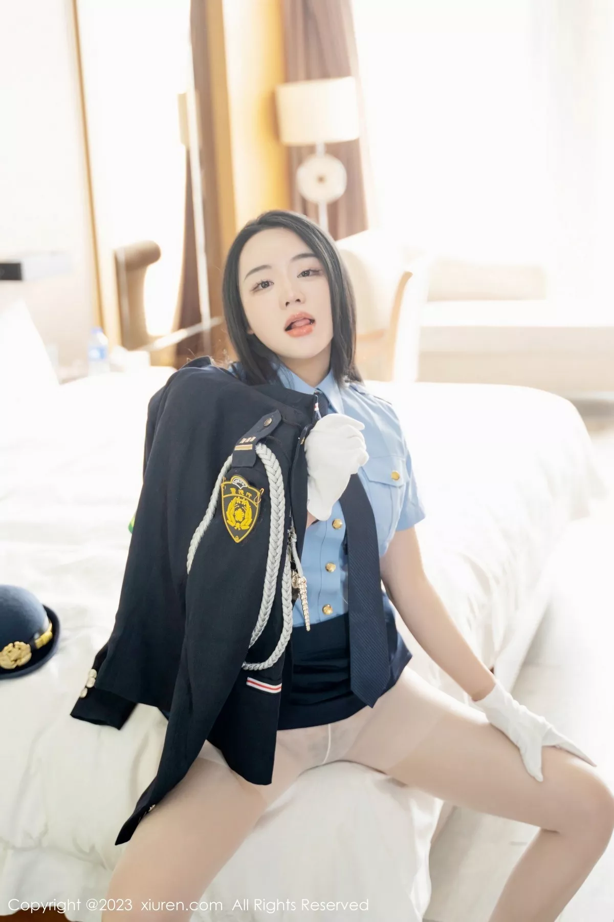 秀人集.com_[XiuRen秀人网]No.6497_模特汐汐爱吃草莓脱搜查官制服露性感内衣秀丰满身材诱惑写真85P