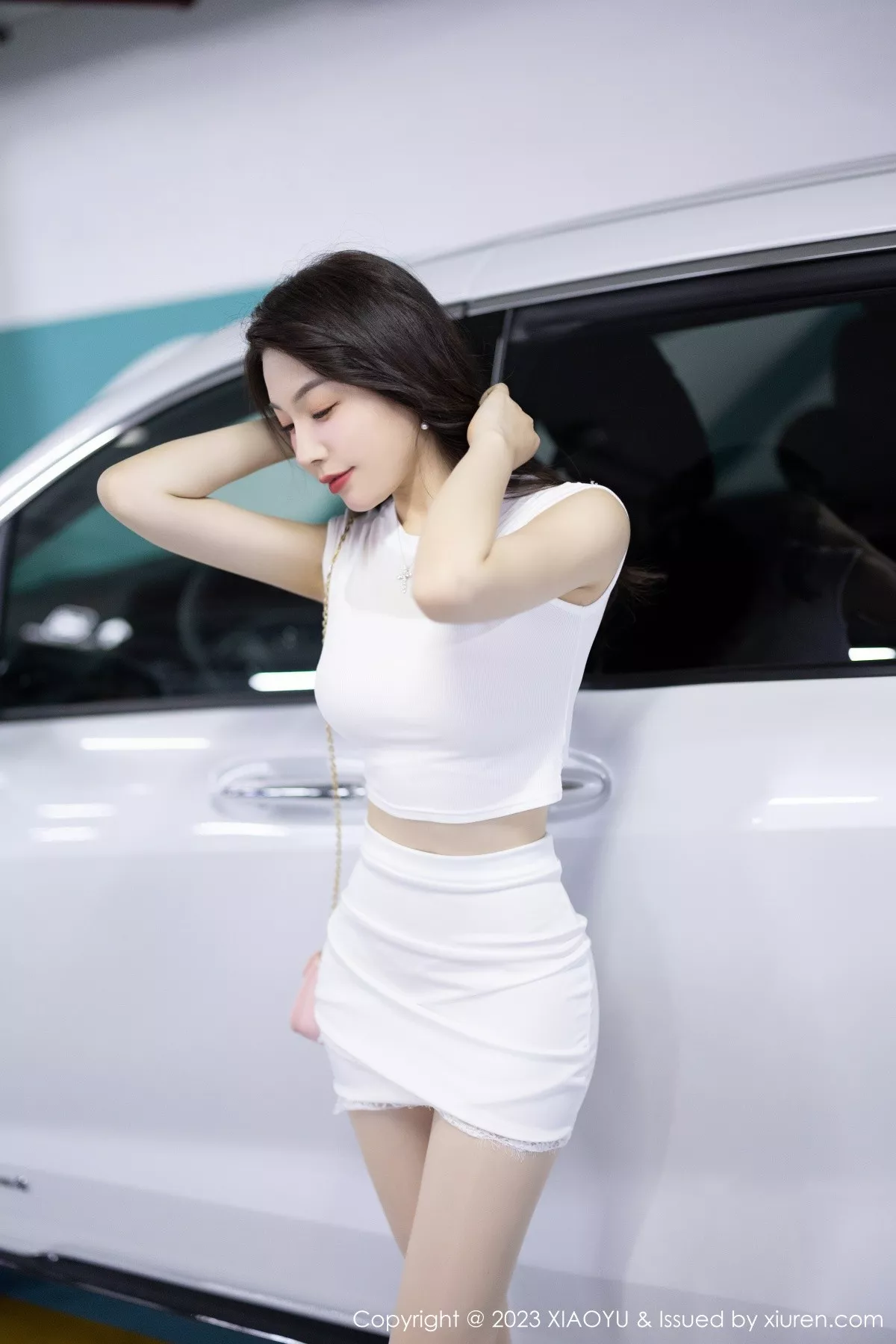 秀人集.com_[XiaoYu画语界]Vol.998_女神徐莉芝Booty白色短款上衣配白短裙露性感蕾丝内衣诱惑写真86P