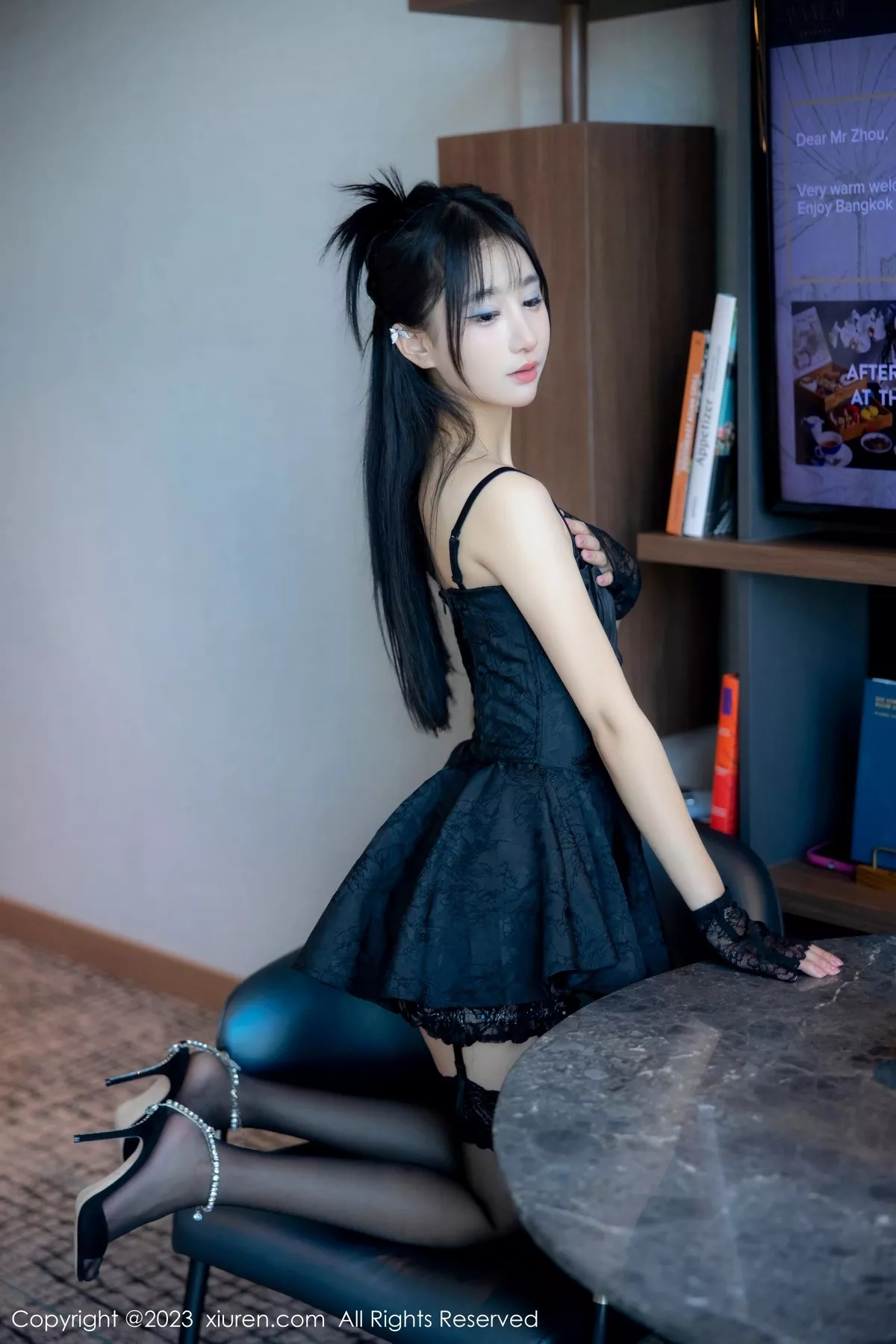 秀人集.com_[XiuRen秀人网]No.6516_女神小果冻儿性感黑色蕾丝内衣配黑丝吊袜秀完美身材诱惑写真79P