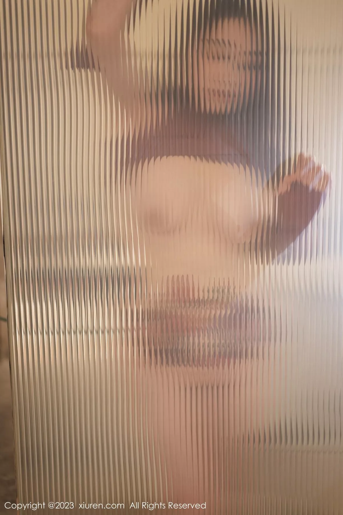 秀人集.com_[XiuRen秀人网]No.6519_模特Mila豆嘟嘟红灰收身服配超薄无内黑丝秀丰满身材诱惑写真60P