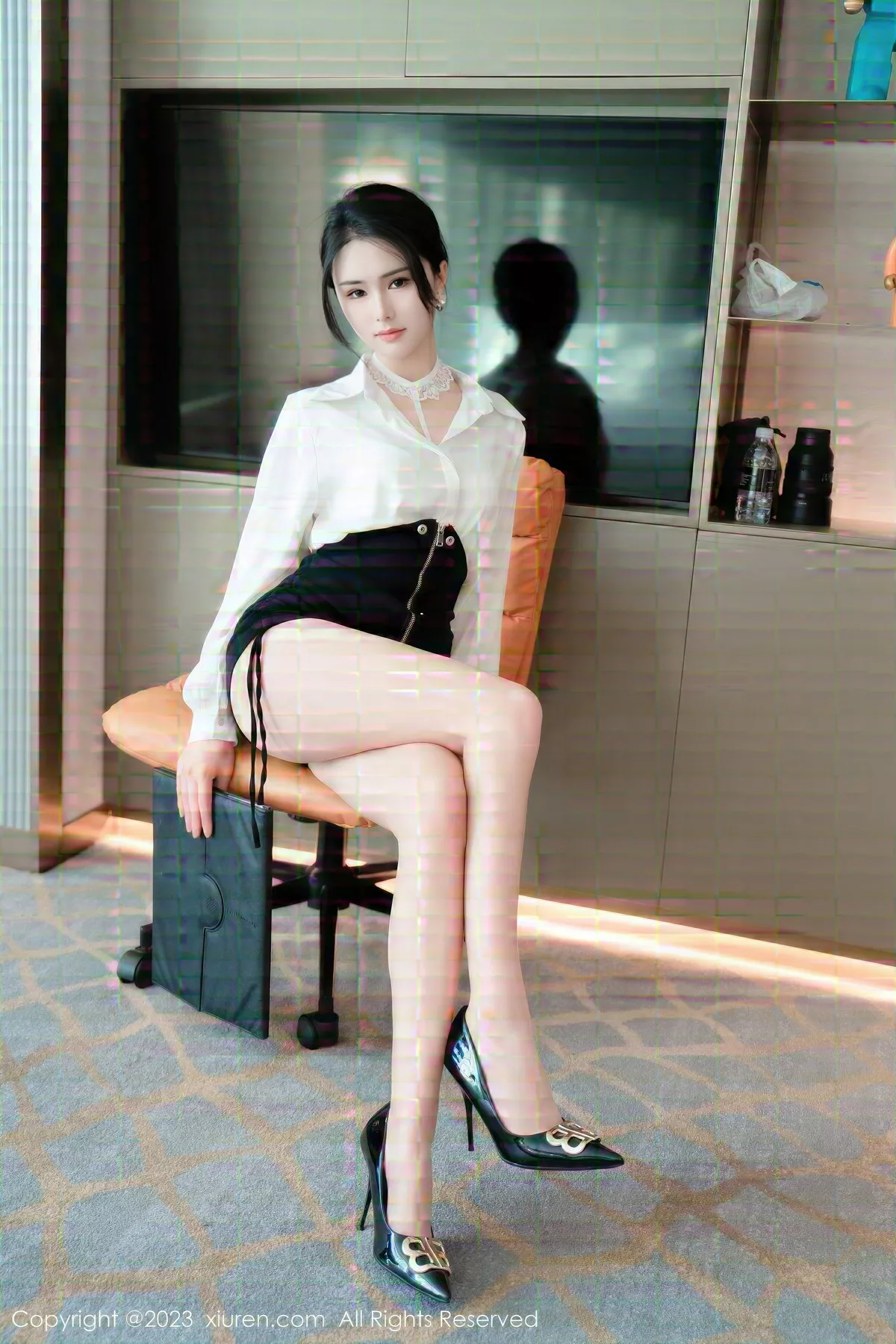 秀人集.com_[XiuRen秀人网]No.6520_模特艾希儿性感白T配黑短裙露白色蕾丝内衣秀曼妙身姿诱惑写真76P