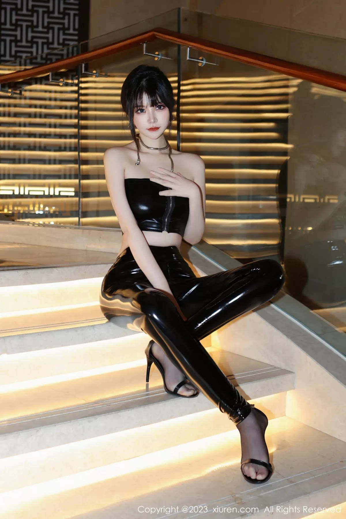 秀人集.com_[XiuRen秀人网]No.6562_模特桃桃子性感黑色皮质服饰配超薄黑丝秀曼妙身姿诱惑写真81P