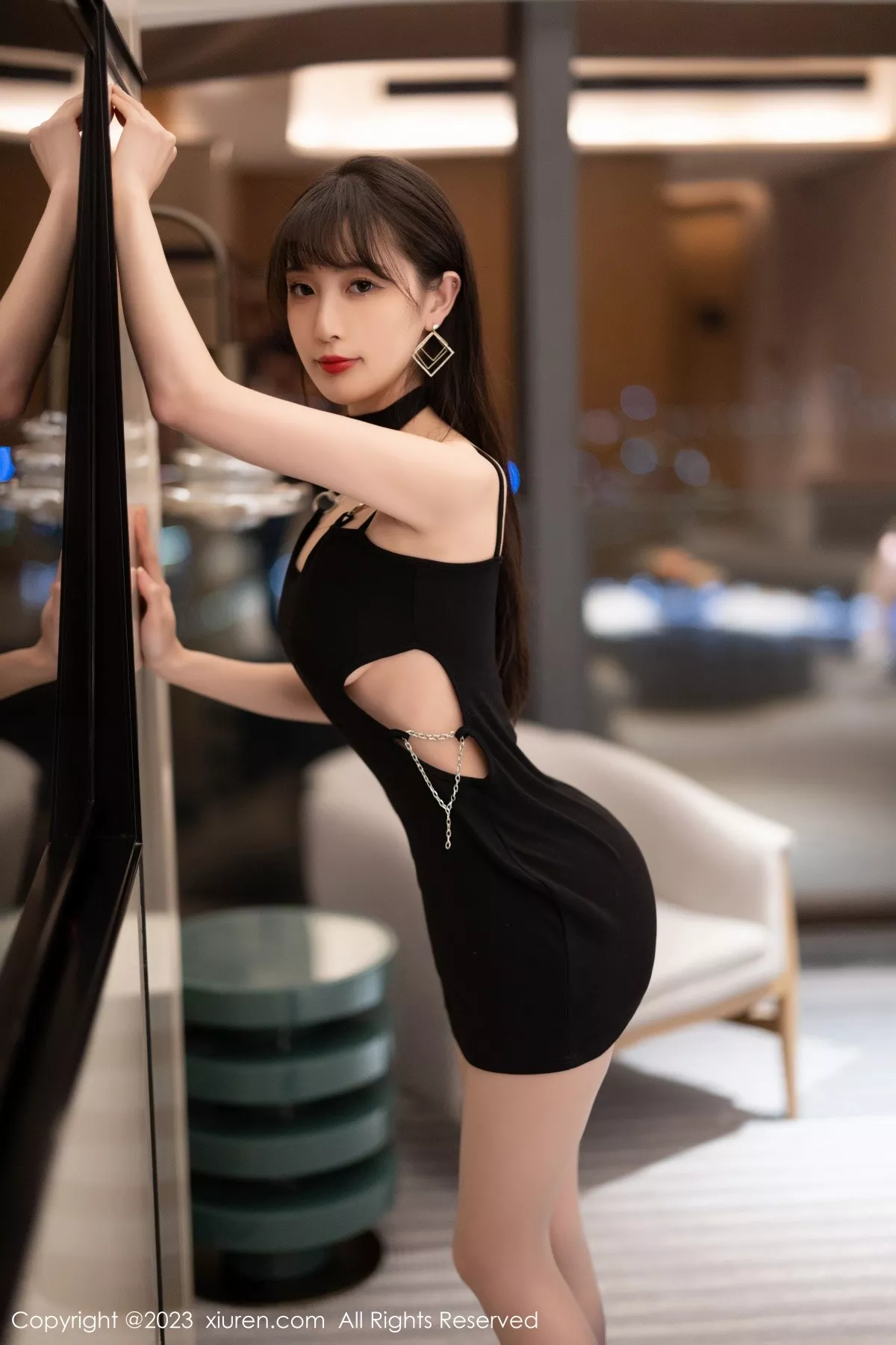 秀人集.com_[XiuRen秀人网]No.6565_模特林星阑性感黑色连身短裙配渐变色灰丝秀曼妙身姿诱惑写真81P