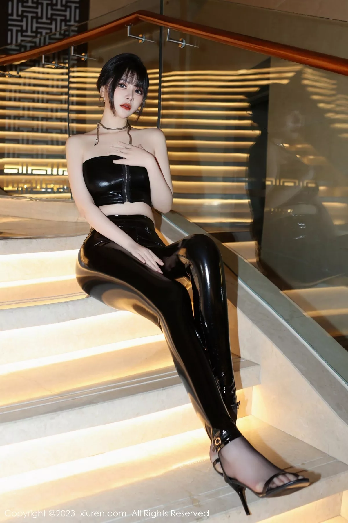 秀人集.com_[XiuRen秀人网]No.6562_模特桃桃子性感黑色皮质服饰配超薄黑丝秀曼妙身姿诱惑写真81P