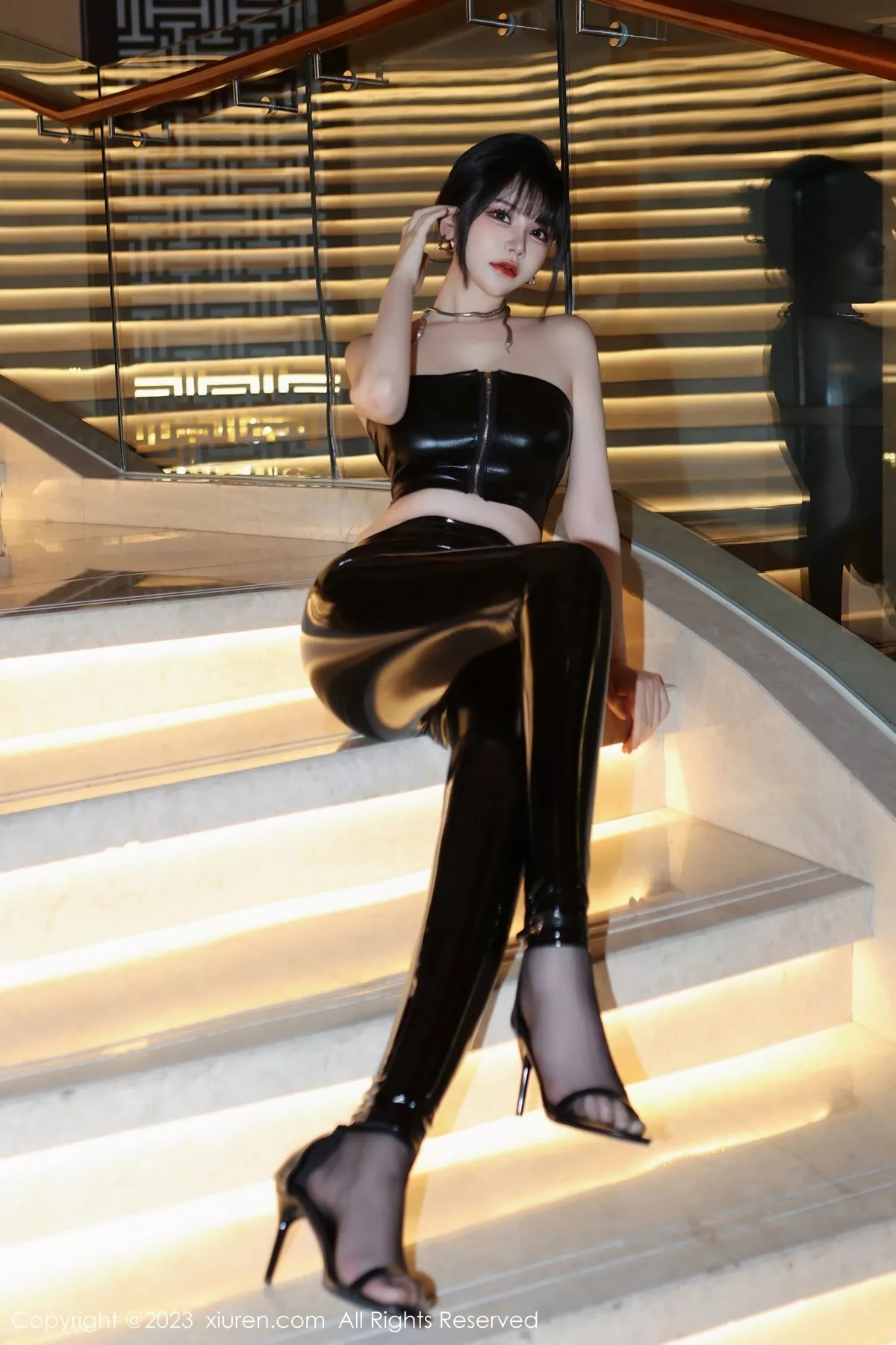 秀人集.com_[XiuRen秀人网]No.6562_模特桃桃子性感黑色皮质服饰配超薄黑丝秀曼妙身姿诱惑写真81P