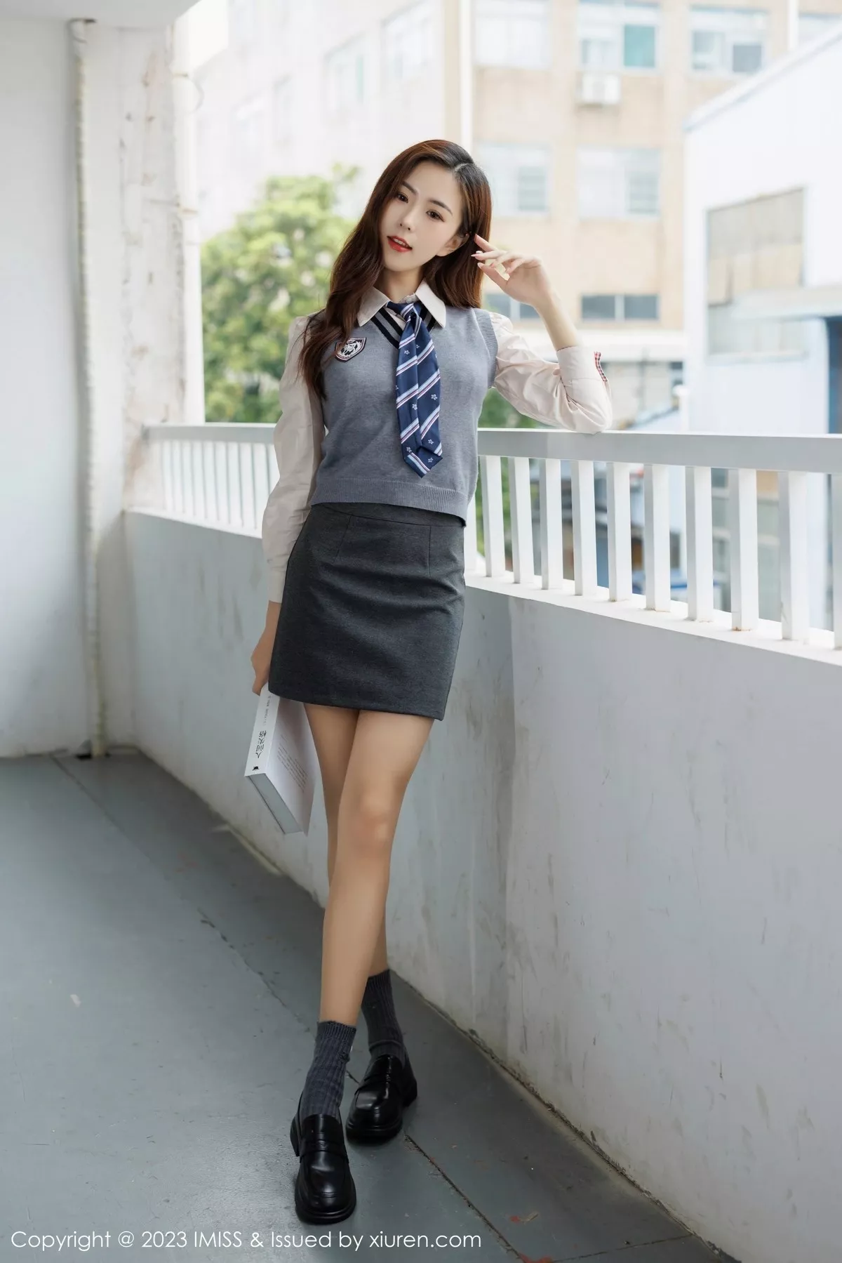 秀人集.com_[IMISS爱蜜社]Vol.730_模特杨紫嫣candy学姐装扮露白色蕾丝内衣配开档肉丝诱惑写真69P