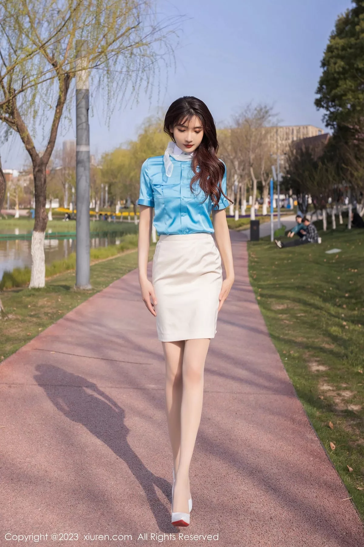 秀人集.com_[XiuRen秀人网]No.6463_模特陆萱萱脱韩国空姐制服露灰色内衣配开档肉丝迷人诱惑写真83P