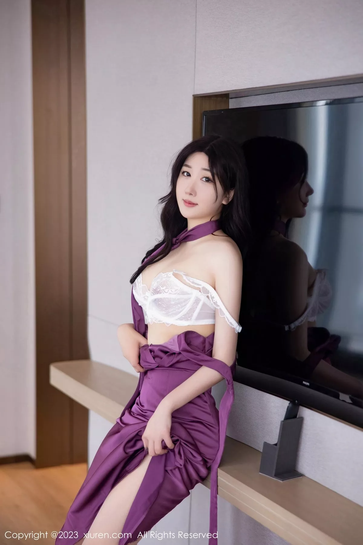 秀人集.com_[XiuRen秀人网]No.6462_模特江真真半脱紫色连衣长裙露性感白色蕾丝内衣迷人诱惑写真100P