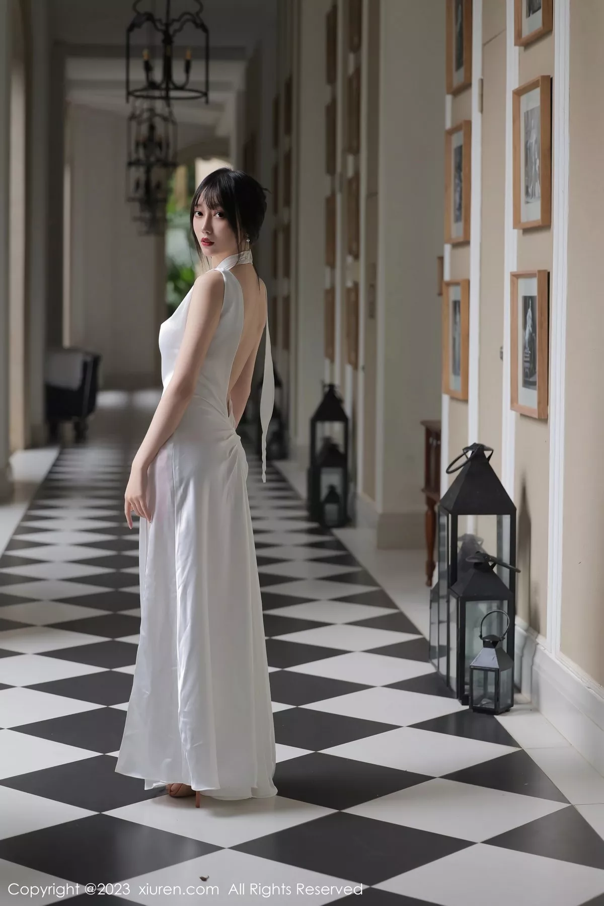 秀人集.com_[XiuRen秀人网]No.6466_模特玥儿玥er性感白色长礼裙真空半脱秀惹火身材撩人诱惑写真57P