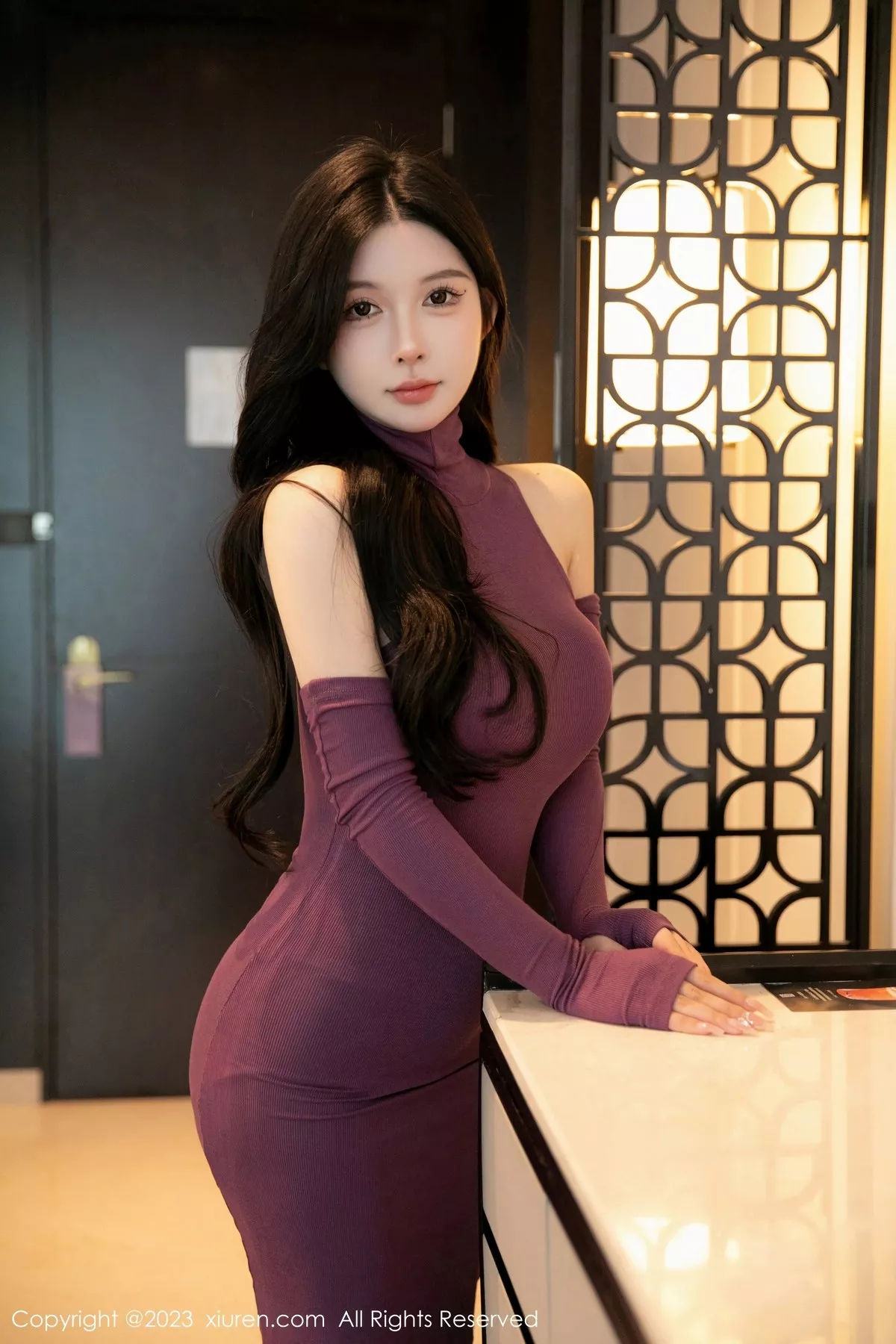 秀人集.com_[XiuRen秀人网]No.6469_模特林珊珊性感暗红色收身连衣裙露红色轻透内衣完美诱惑写真100P