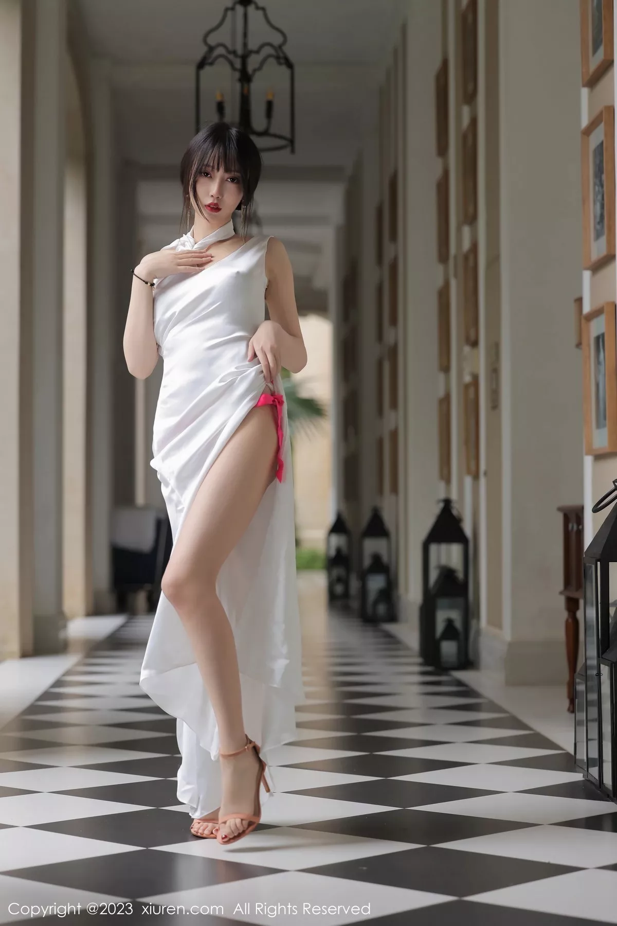 秀人集.com_[XiuRen秀人网]No.6466_模特玥儿玥er性感白色长礼裙真空半脱秀惹火身材撩人诱惑写真57P