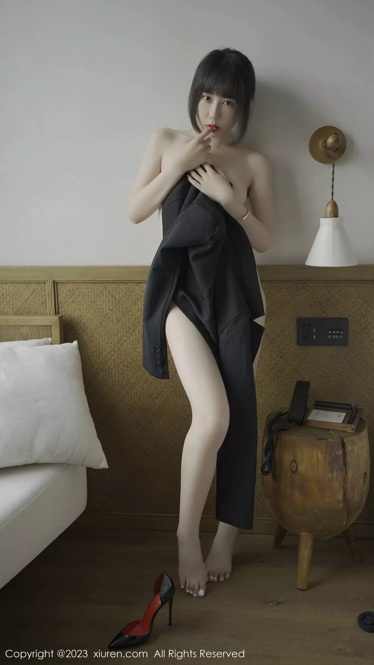 秀人集.com_[XiuRen秀人网]No.6629_新人模特夏馨瑶性感黑色服饰配超薄黑丝秀曼妙身姿迷人诱惑写真70P