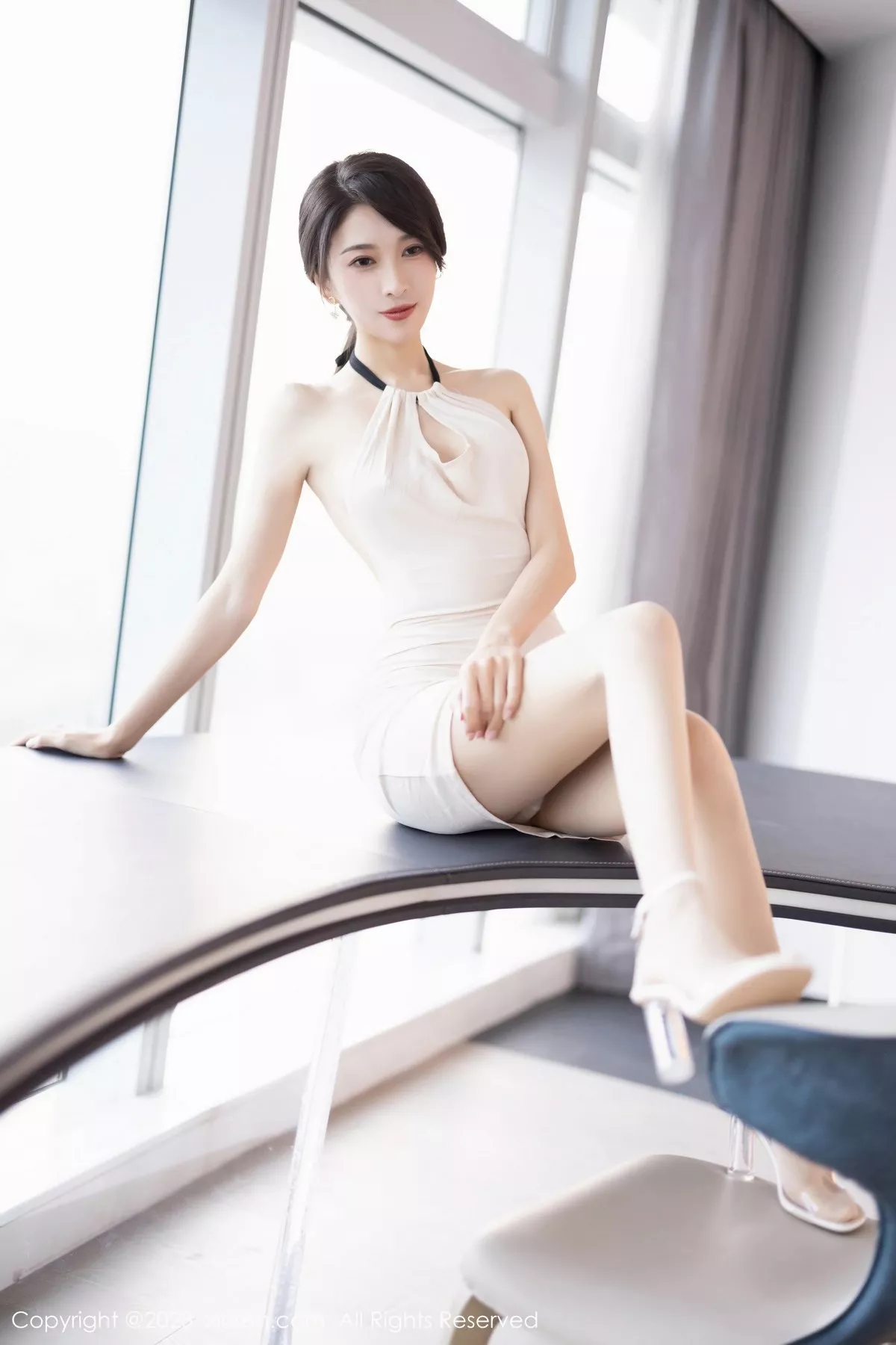 秀人集.com_[XiuRen秀人网]No.6631_模特林乐一性感米色连身短裙配原色丝袜秀曼妙身姿迷人写真83P