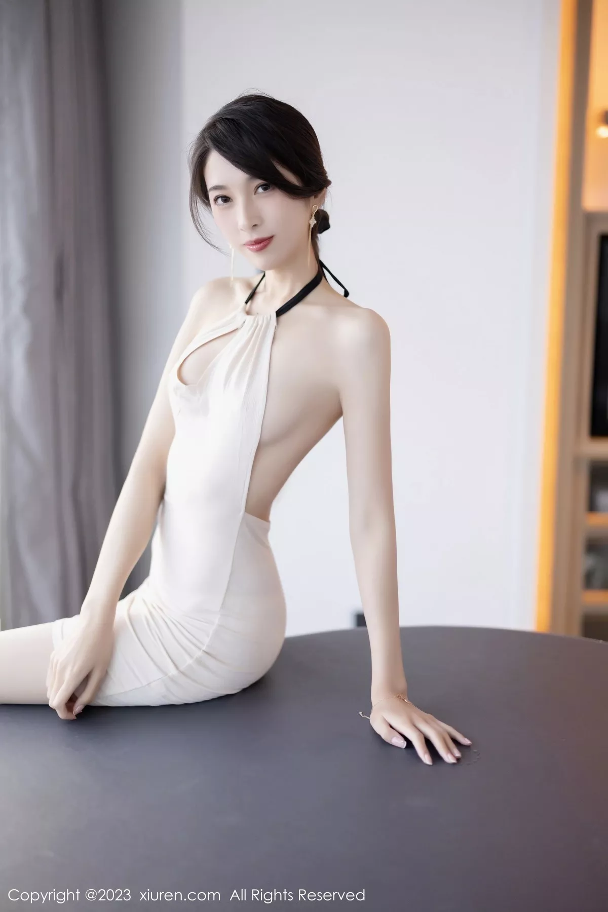 秀人集.com_[XiuRen秀人网]No.6631_模特林乐一性感米色连身短裙配原色丝袜秀曼妙身姿迷人写真83P