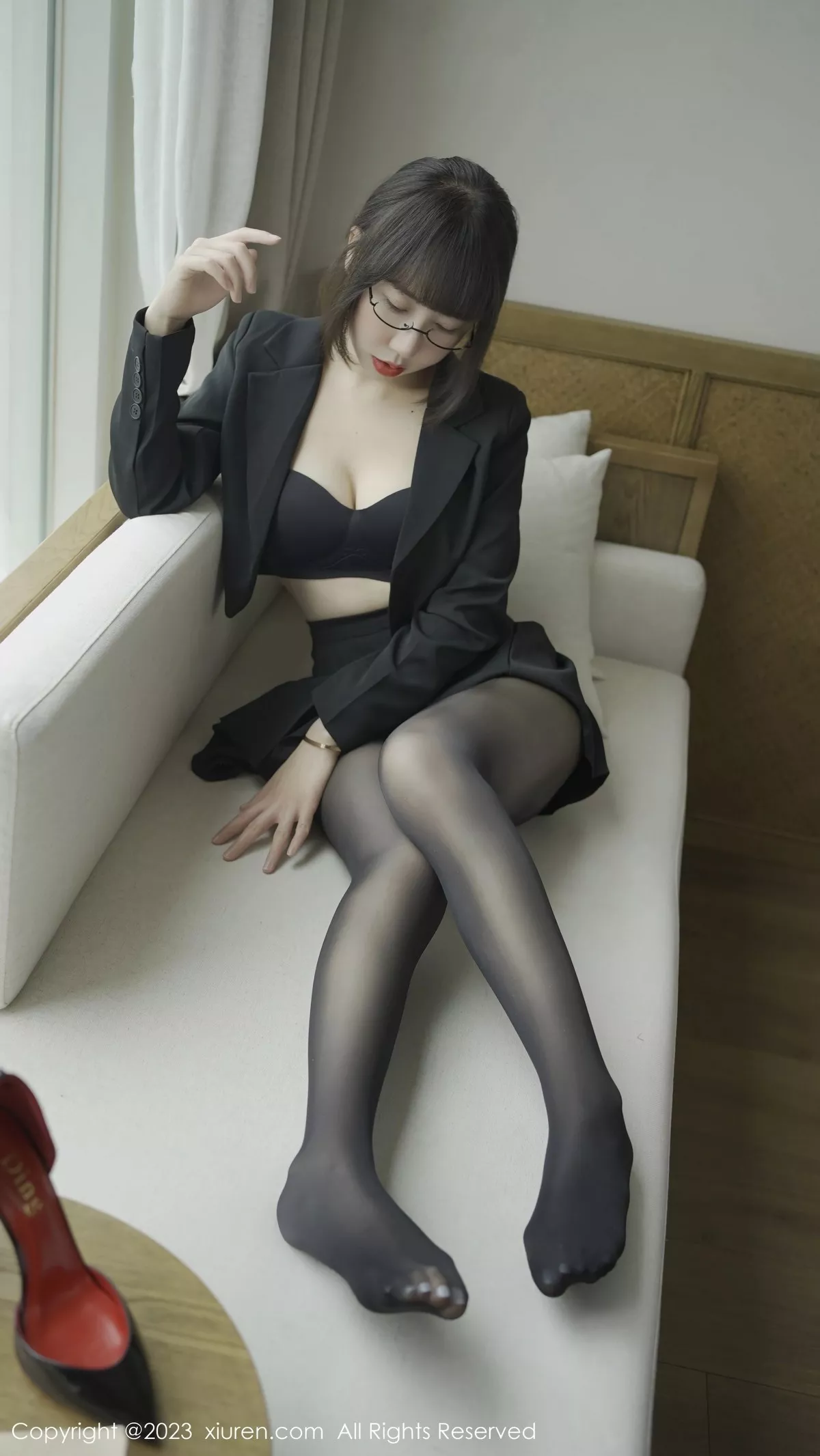 秀人集.com_[XiuRen秀人网]No.6629_新人模特夏馨瑶性感黑色服饰配超薄黑丝秀曼妙身姿迷人诱惑写真70P