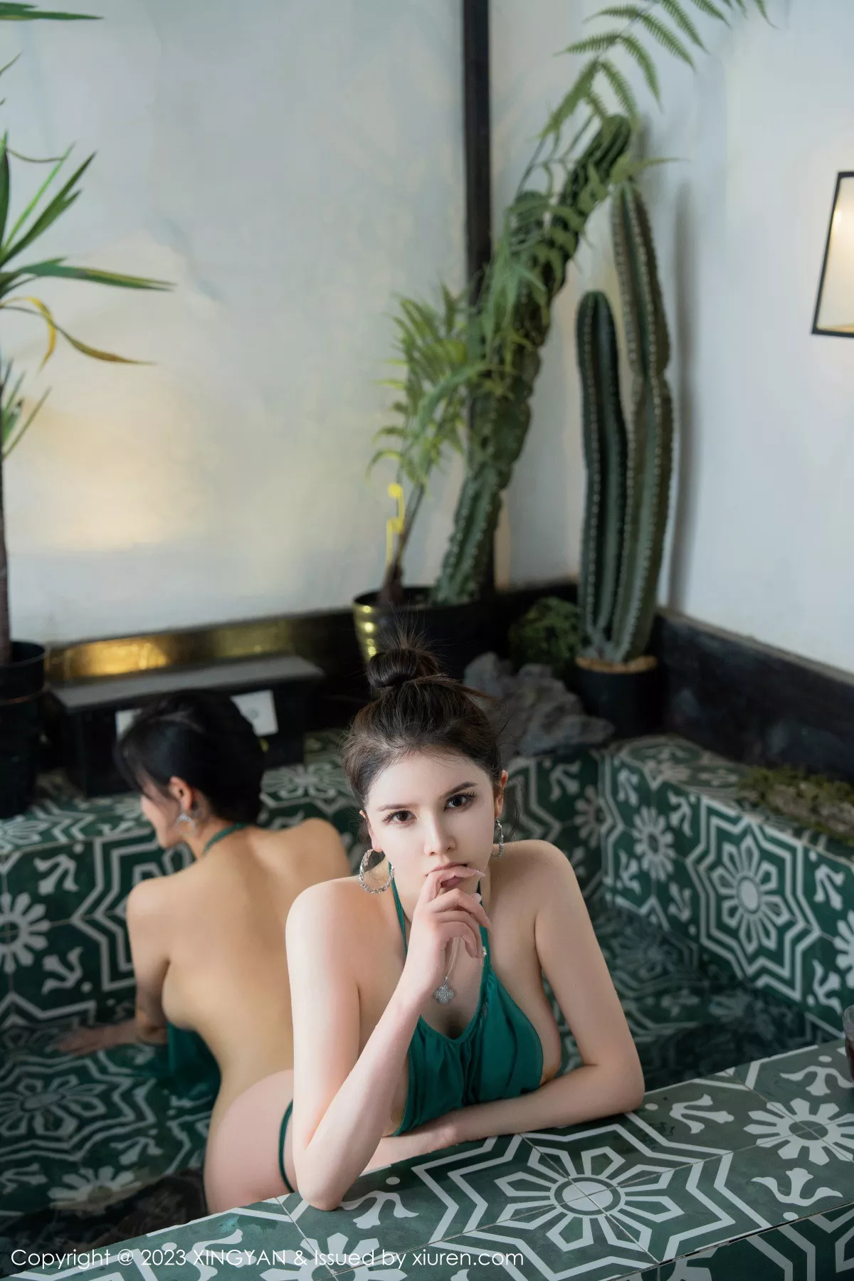 秀人集.com_[XINGYAN星颜社]VOL.194_女神刘钰儿＆李丽莎最新合集浴池里性感绿色薄纱惹火诱惑写真80P