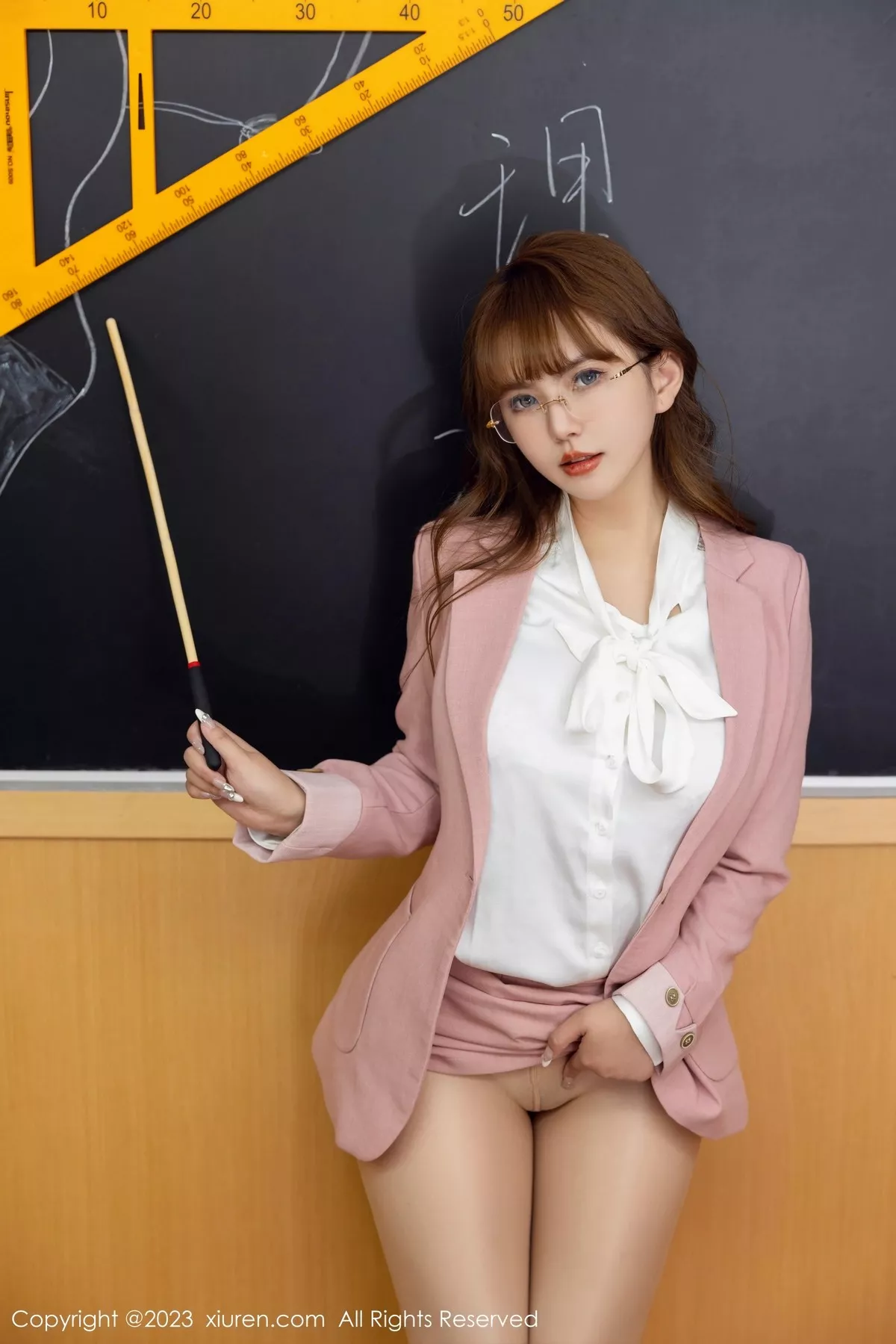 秀人集.com_[XiuRen秀人网]No.6655_模特张思允Nice性感粉色短裙套装配超薄肉丝秀翘臀美腿诱惑写真93P