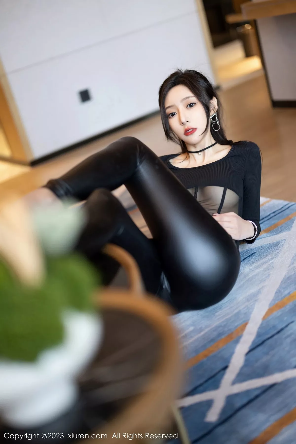 秀人集.com_[XiuRen秀人网]No.6663_女神王馨瑶yanni脱黑皮长裤露性感黑色轻透连体衣撩人诱惑写真85P