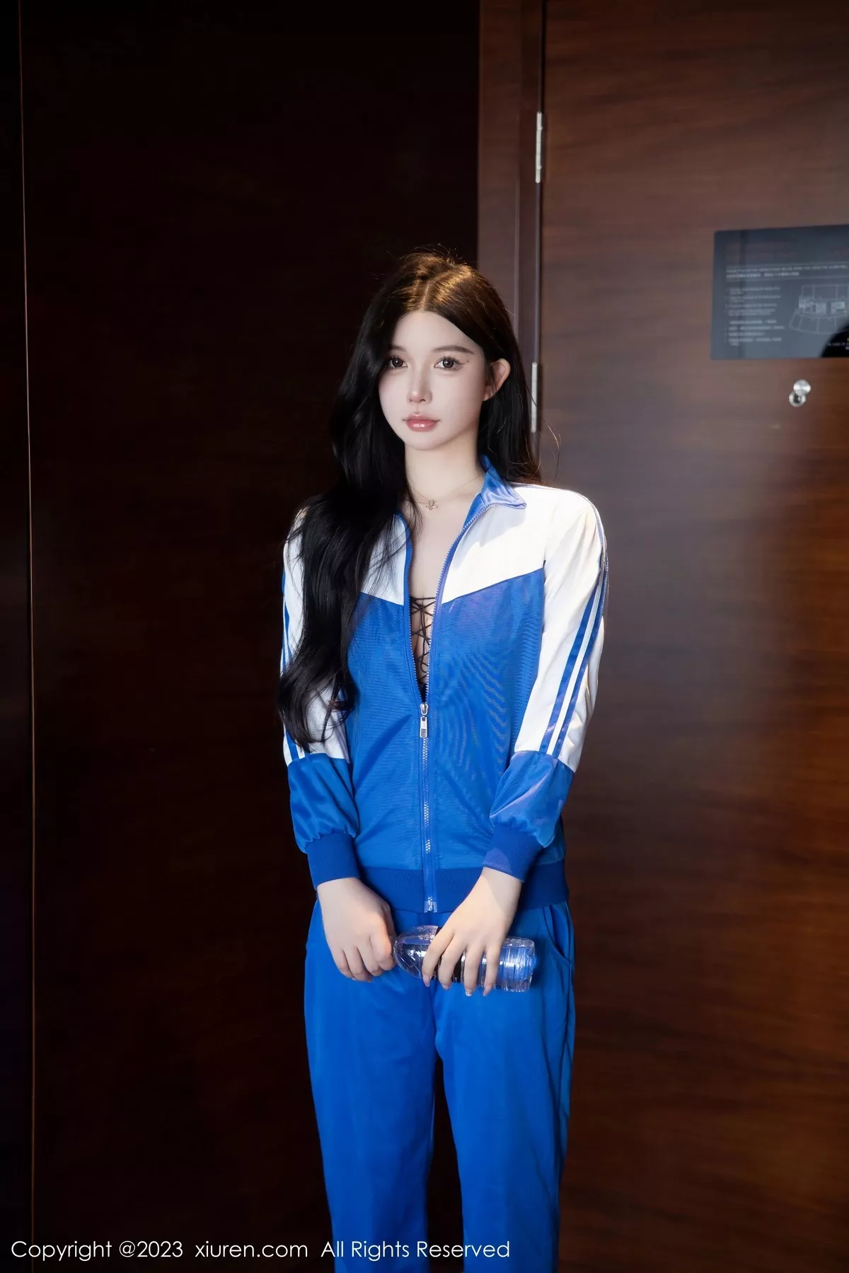 秀人集.com_[XiuRen秀人网]No.6660_模特林珊珊性感蓝色运动服露黑色情趣内衣秀惹火身材诱惑写真101P