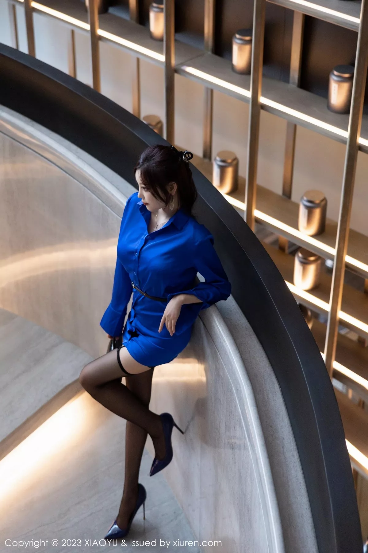 秀人集.com_[XiaoYu画语界]Vol.1018_女神杨晨晨Yome蓝色服饰露性感蓝色内衣配黑丝吊袜诱惑写真91P