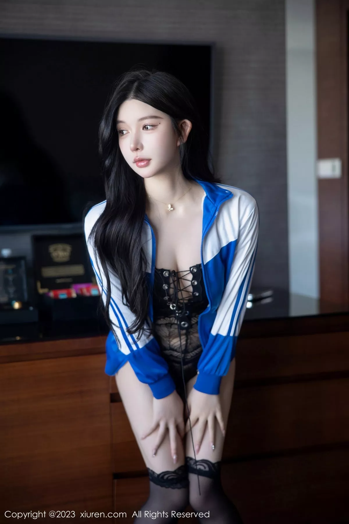 秀人集.com_[XiuRen秀人网]No.6660_模特林珊珊性感蓝色运动服露黑色情趣内衣秀惹火身材诱惑写真101P