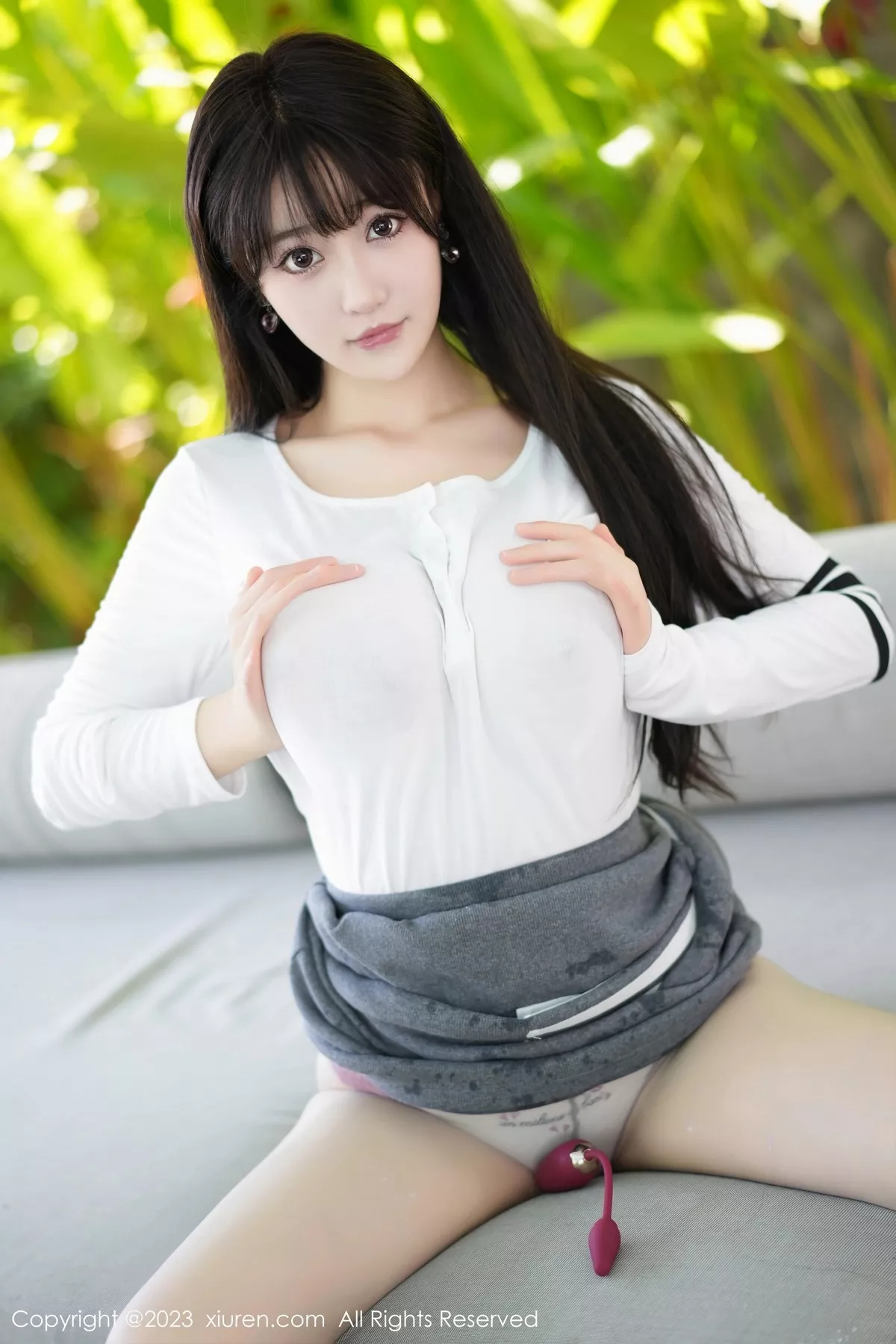 秀人集.com_[XiuRen秀人网]No.6673_女神朱可儿Flora性感白上衣配灰色短裙秀雪峰美臀惹火诱惑写真83P