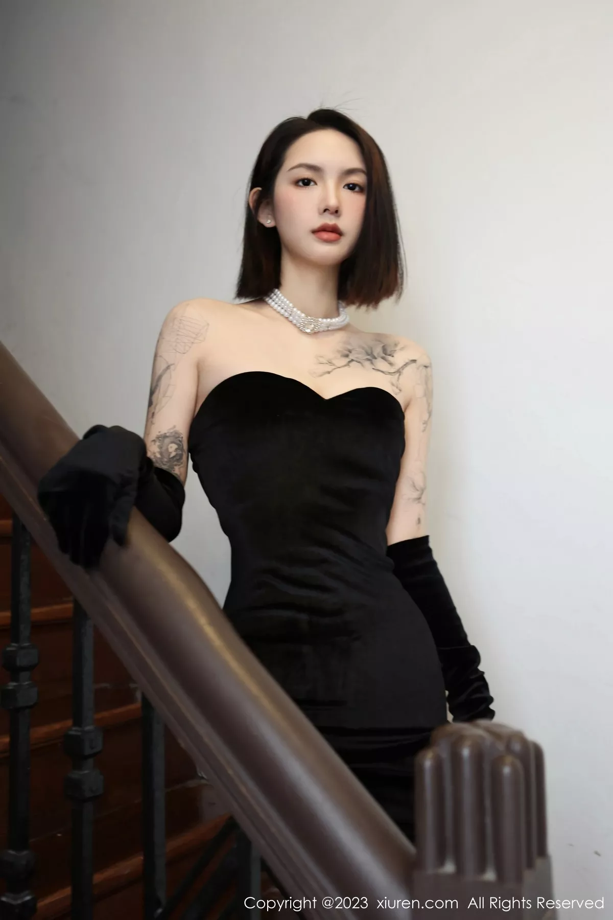 秀人集.com_[XiuRen秀人网]No.6679_模特乔一一性感黑色露肩礼裙配超薄黑丝秀曼妙身姿完美诱惑写真67P