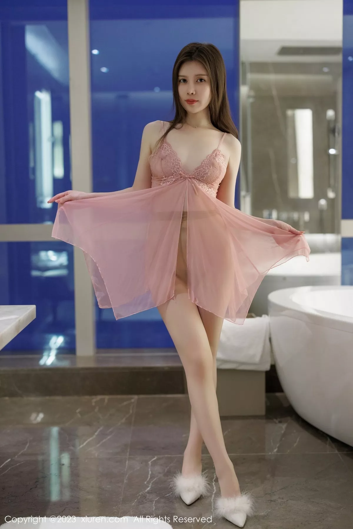 秀人集.com_[XiuRen秀人网]No.6687_模特吴雪瑶性感粉色蕾丝轻透睡裙配超薄无内肉丝惹火诱惑写真65P