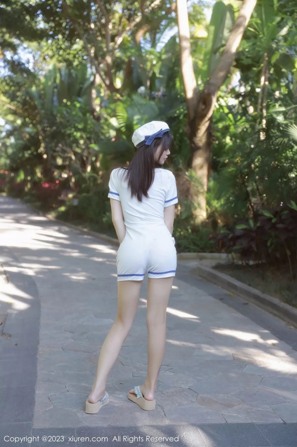 秀人集.com_[XiuRen秀人网]No.6686_模特佘贝拉bella泳池性感白色海军服半脱秀完美身材诱惑写真67P