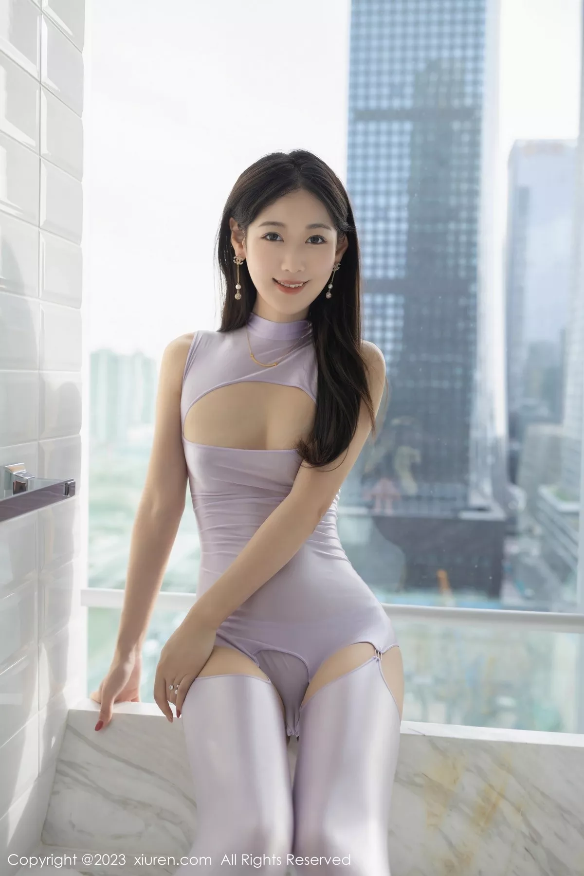 秀人集.com_[XiuRen秀人网]No.6699_模特唐安琪私房性感银白紧身服饰半脱秀曼妙身姿勾魂诱惑写真82P