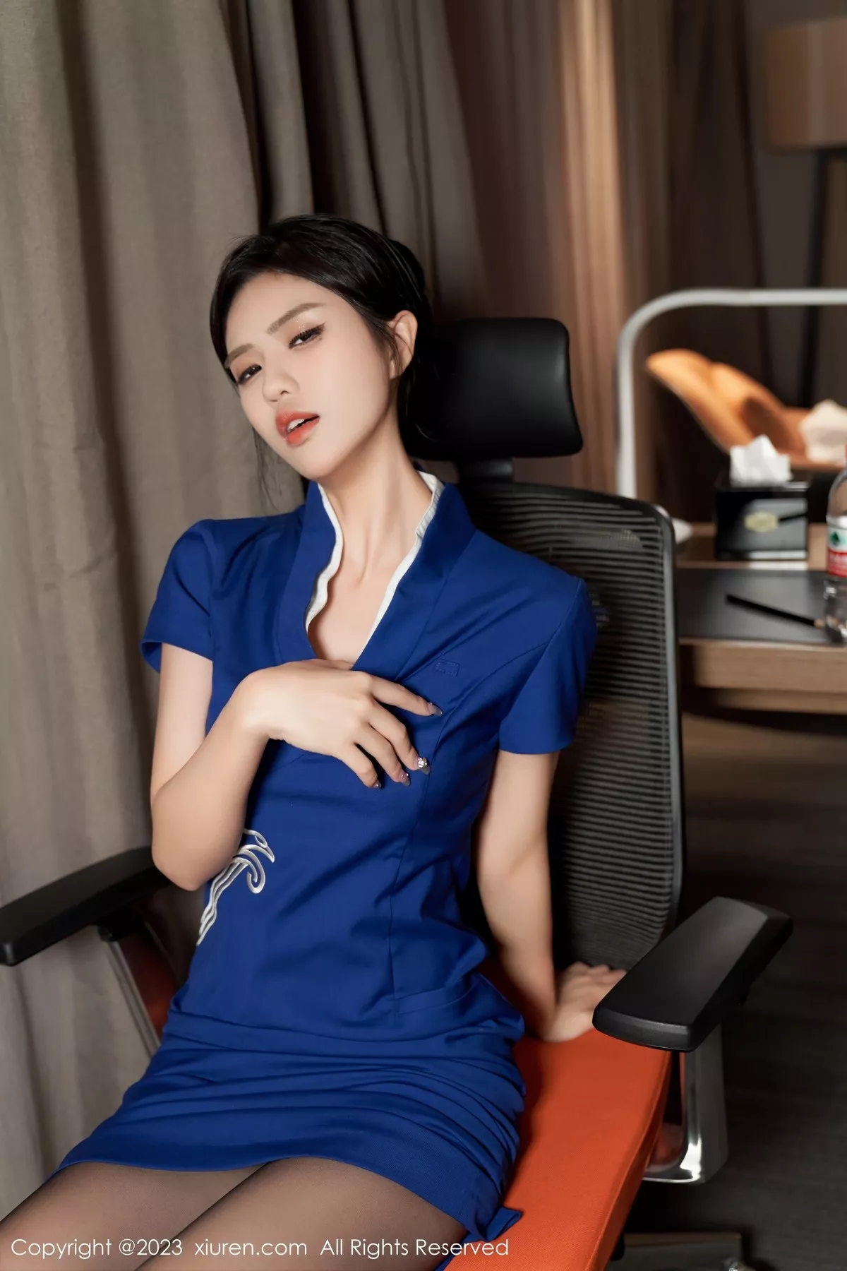 秀人集.com_[XiuRen秀人网]No.6720_模特浅浅Danny深蓝技师制服+红色高开叉服秀曼妙身姿诱惑写真102P