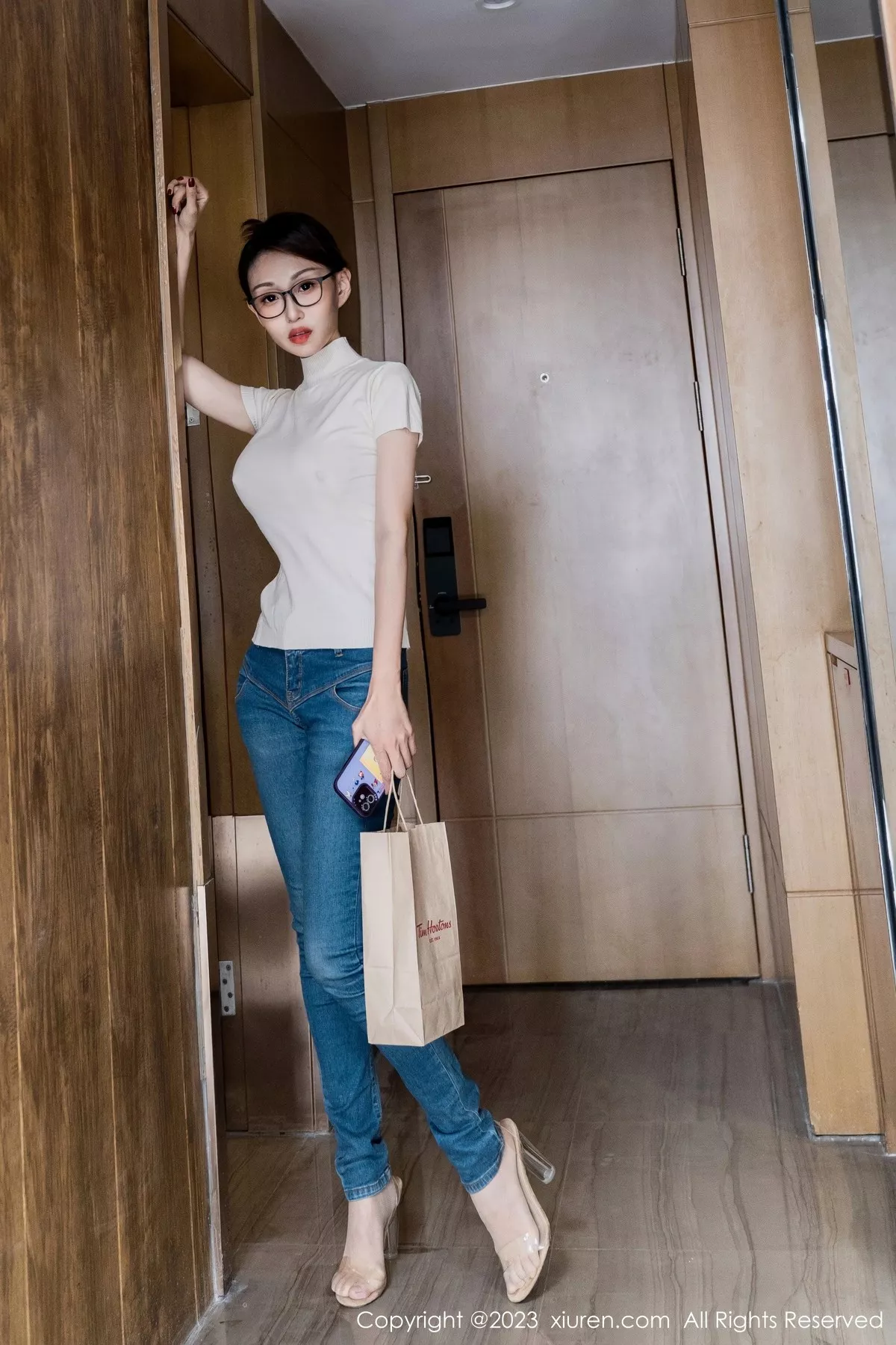 秀人集.com_[XiuRen秀人网]No.6717_模特妖-Baby私房半脱牛仔裤露超薄肉丝秀翘臀美腿迷人诱惑写真68P