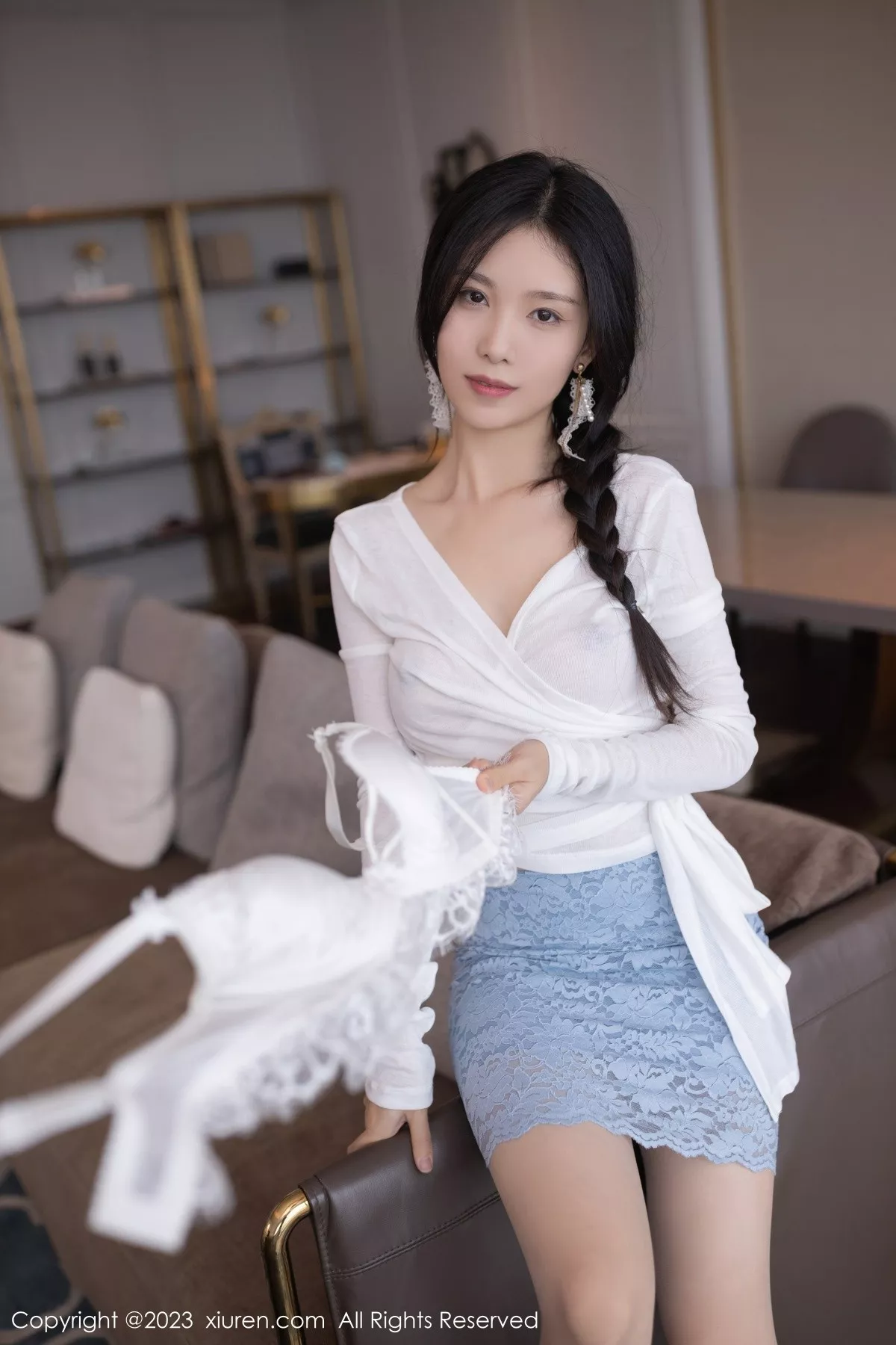 秀人集.com_[XiuRen秀人网]No.6754_模特利世性感白色服饰配蓝灰短裙露原色丝袜秀曼妙身材诱惑写真72P