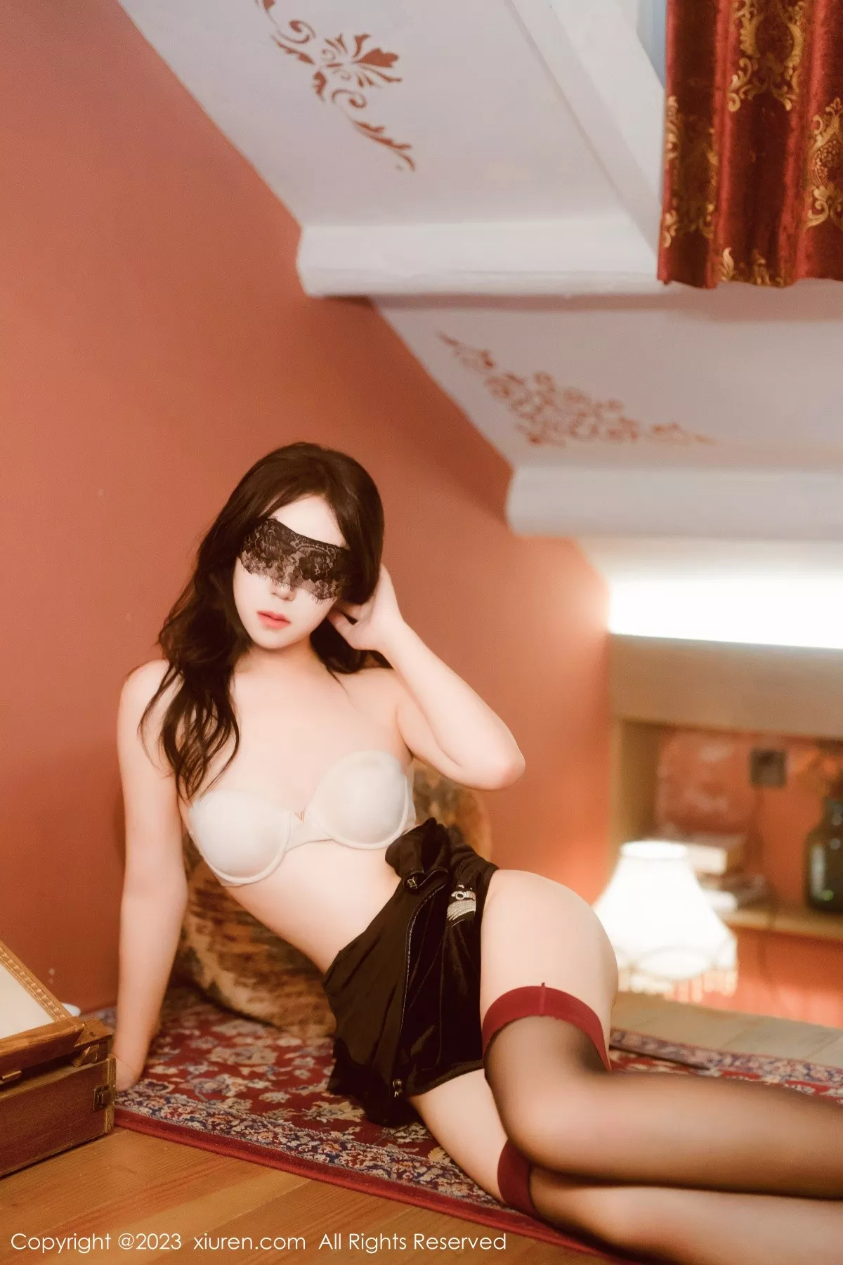 秀人集.com_[XiuRen秀人网]No.6748_模特露露luncy性感黑色短款旗袍配超薄黑丝秀曼妙身姿诱惑写真49P