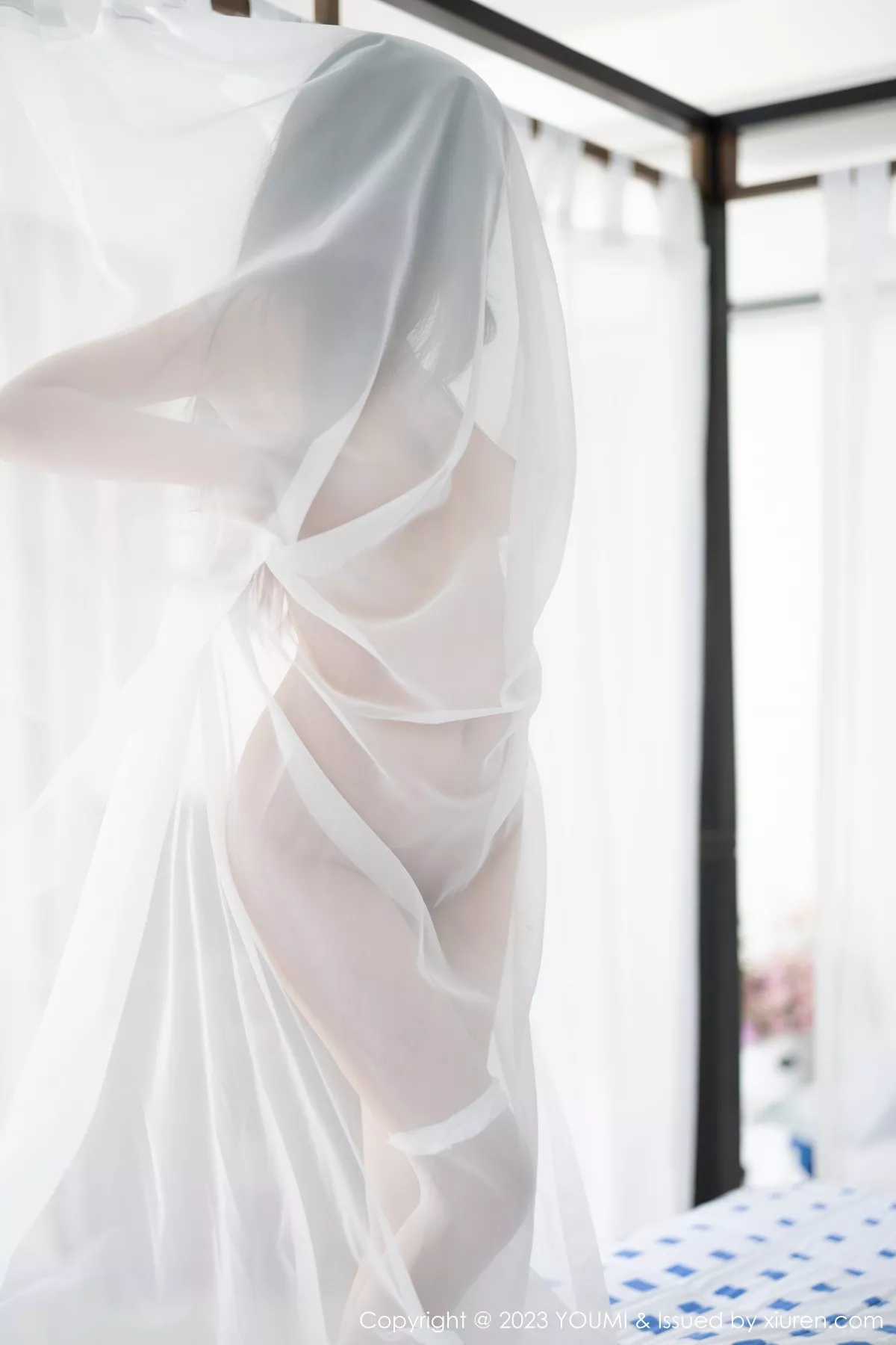 秀人集.com_[YouMi尤蜜荟]Vol.939_模特Laura阿姣性感轻透薄纱露绒毛情趣内衣秀惹火身材诱惑写真82P