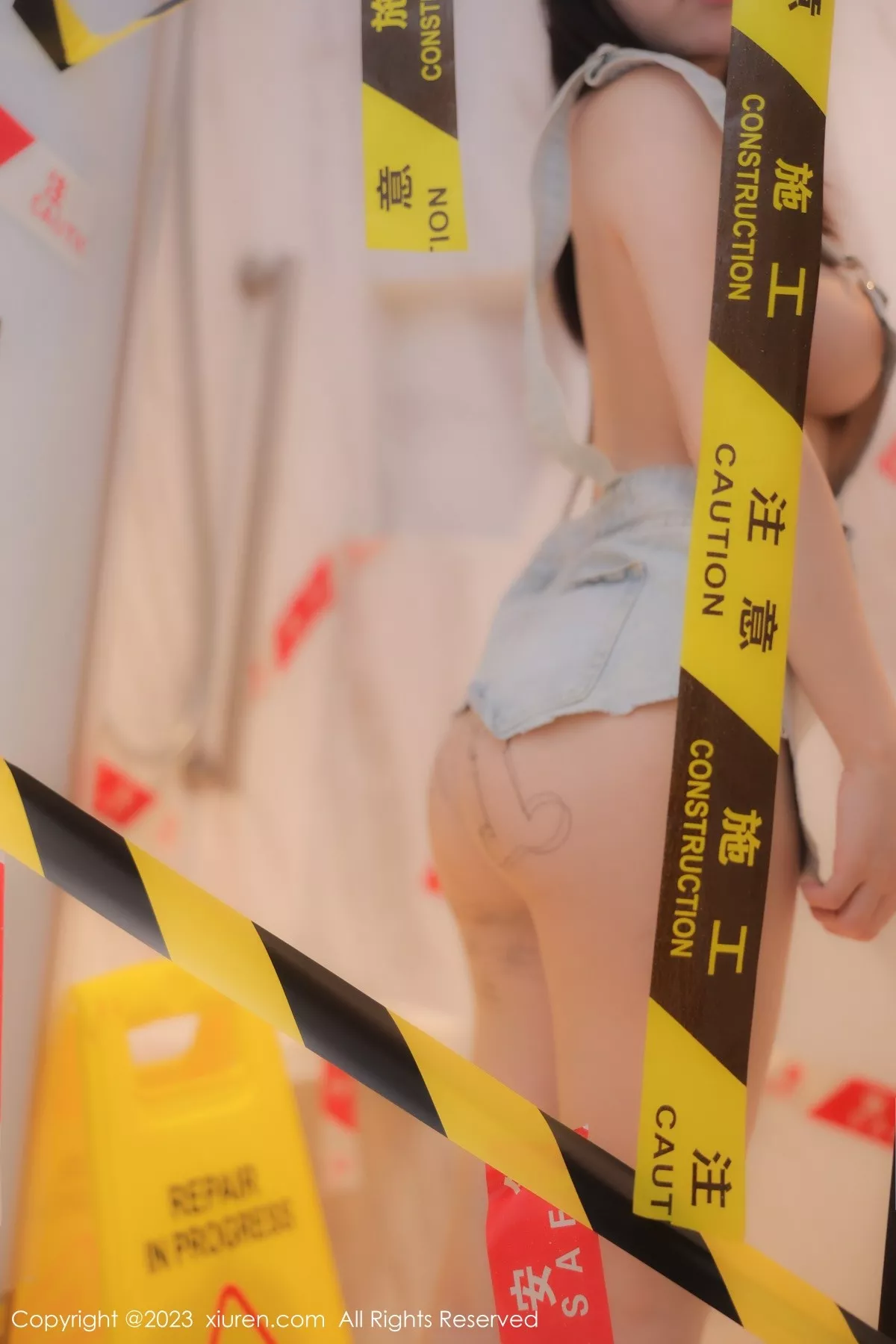 秀人集.com_[XiuRen秀人网]No.6760_模特豆瓣酱性感维修工装扮超薄无内肉丝秀火辣身材诱惑写真85P