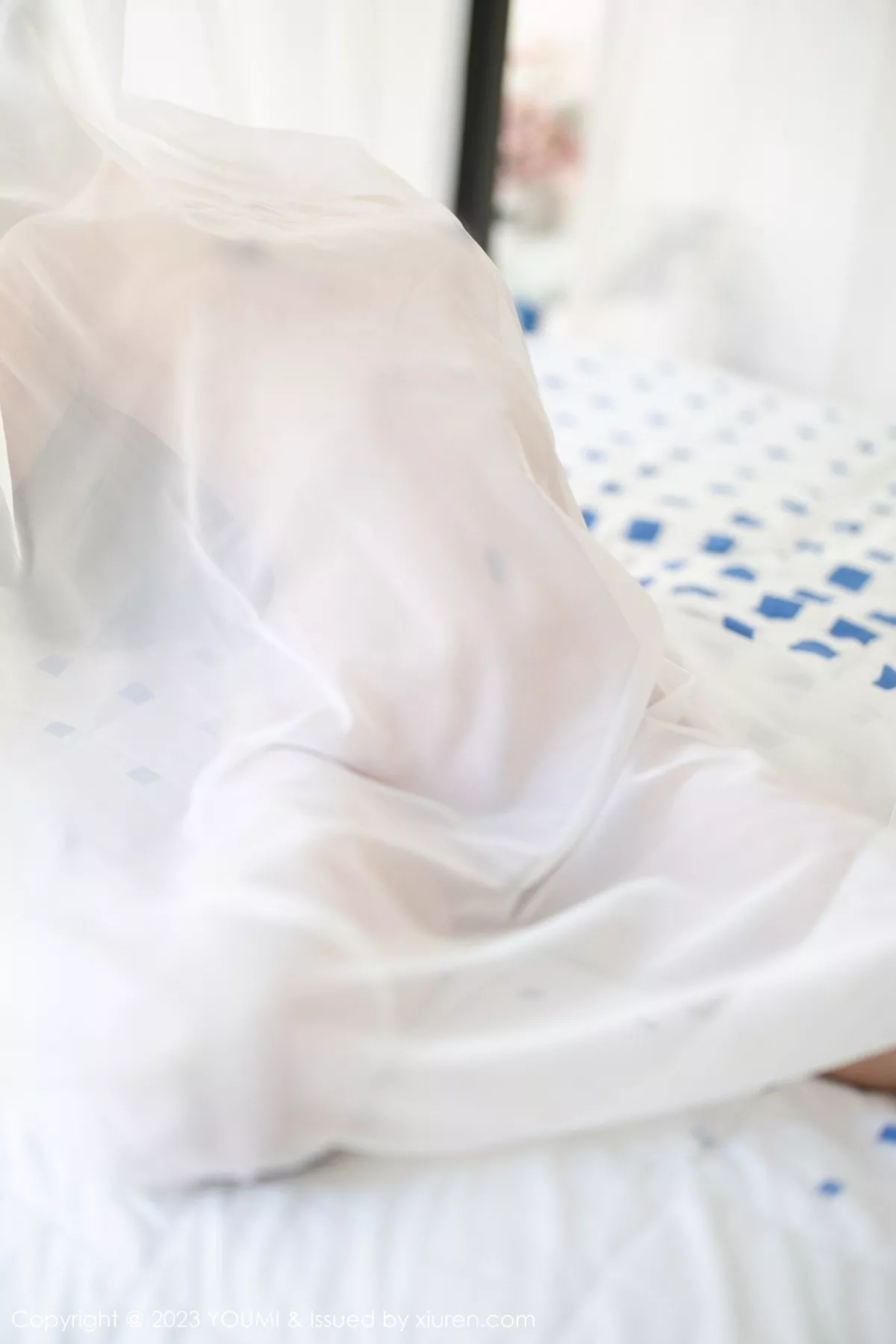 秀人集.com_[YouMi尤蜜荟]Vol.939_模特Laura阿姣性感轻透薄纱露绒毛情趣内衣秀惹火身材诱惑写真82P