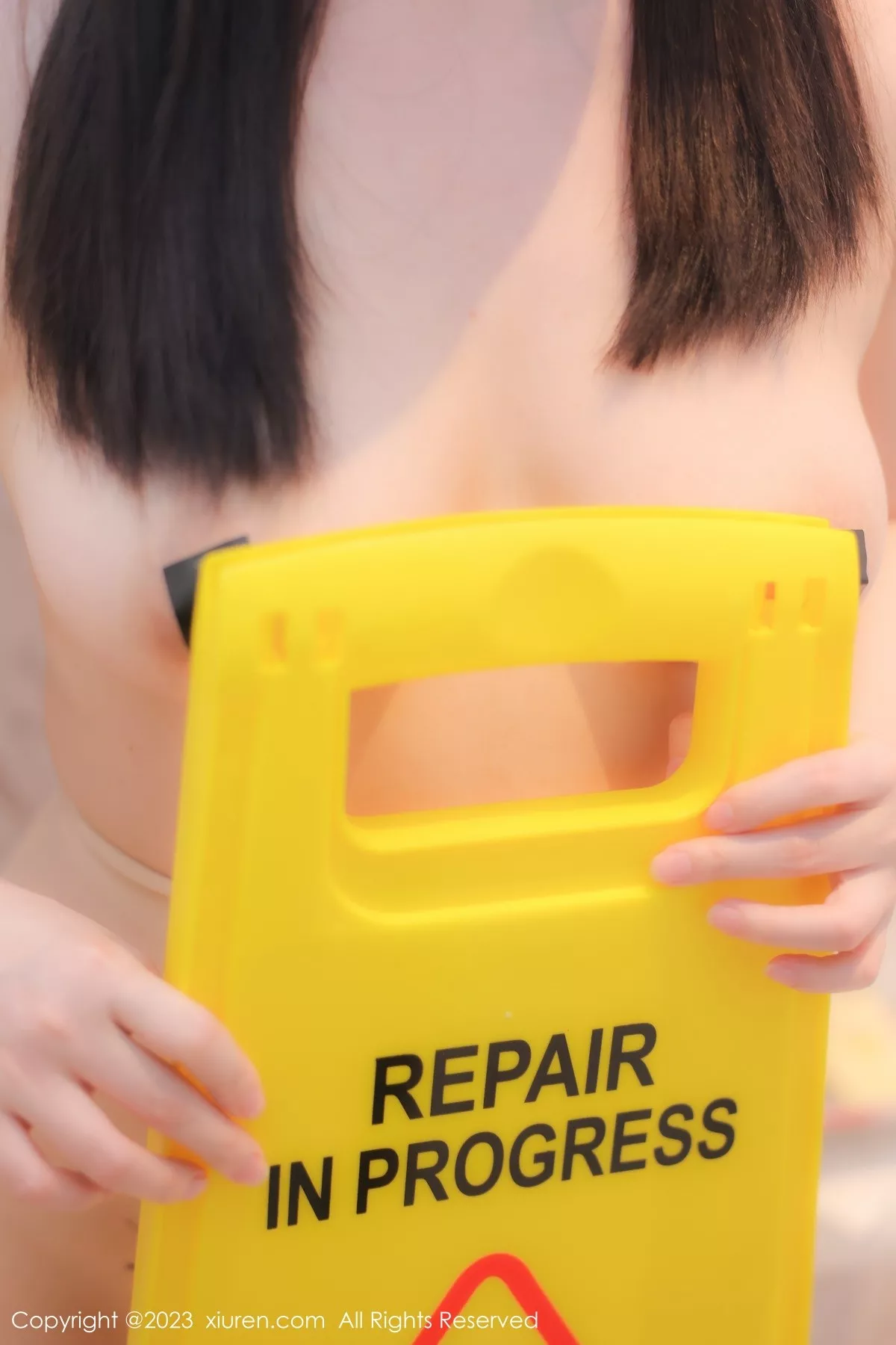 秀人集.com_[XiuRen秀人网]No.6760_模特豆瓣酱性感维修工装扮超薄无内肉丝秀火辣身材诱惑写真85P