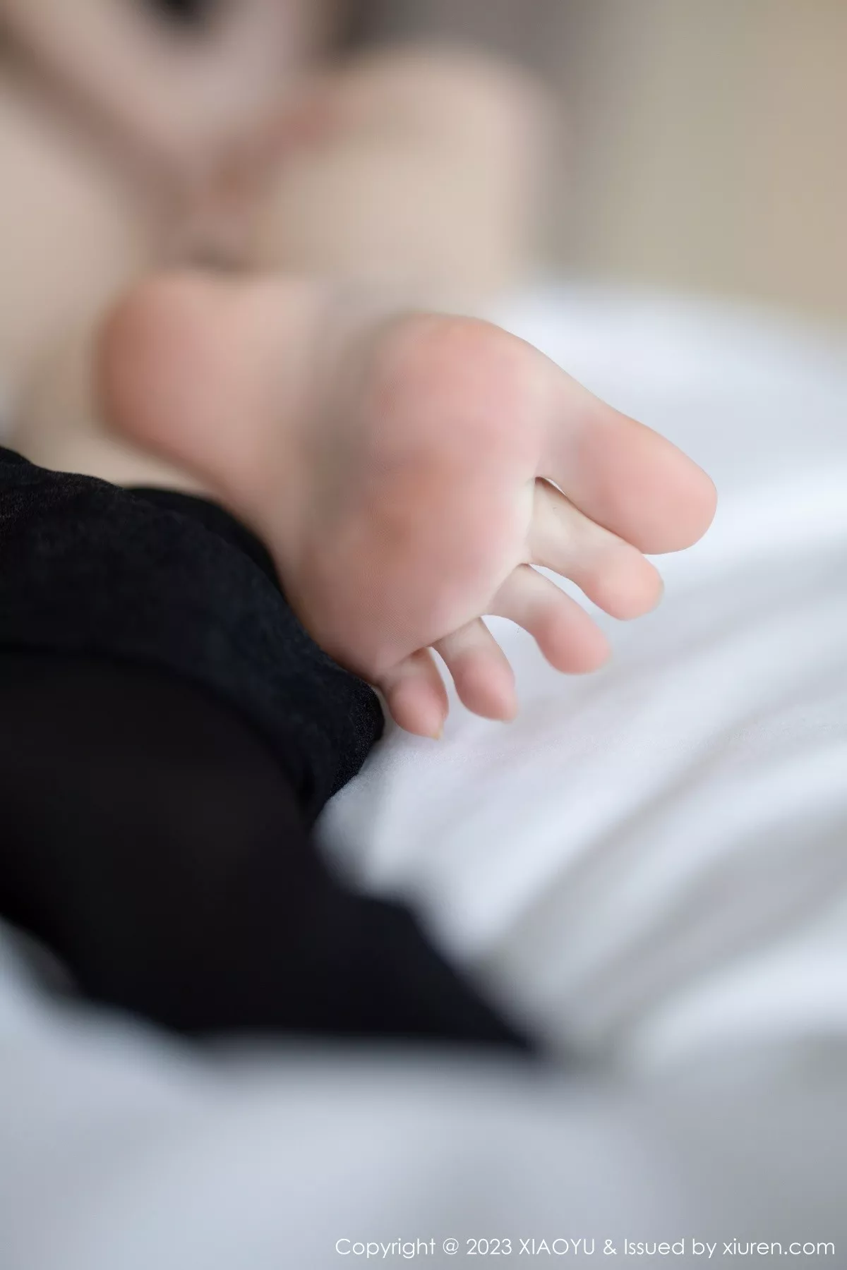 秀人集.com_[XiaoYu画语界]Vol.1030_模特奶瓶性感黑旗袍服饰+黑色缕空情趣服饰秀曼妙身姿诱惑写真90P