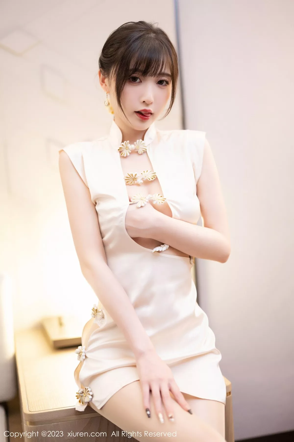 秀人集.com_[XiuRen秀人网]No.6600_模特林星阑性感白色短旗袍配开档肉丝秀曼妙身姿迷人诱惑写真88P
