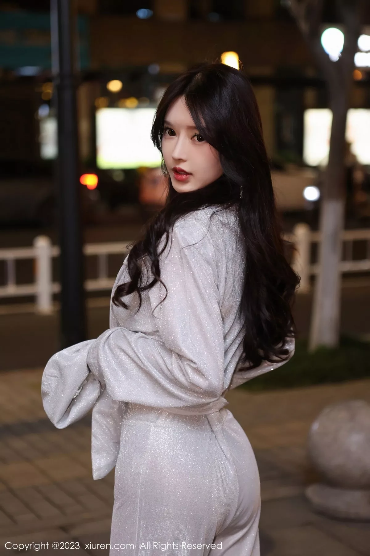 秀人集.com_[XiuRen秀人网]No.6605_模特玉兔miki脱简约银灰外衣露银灰内衣秀傲人豪乳撩人诱惑写真82P