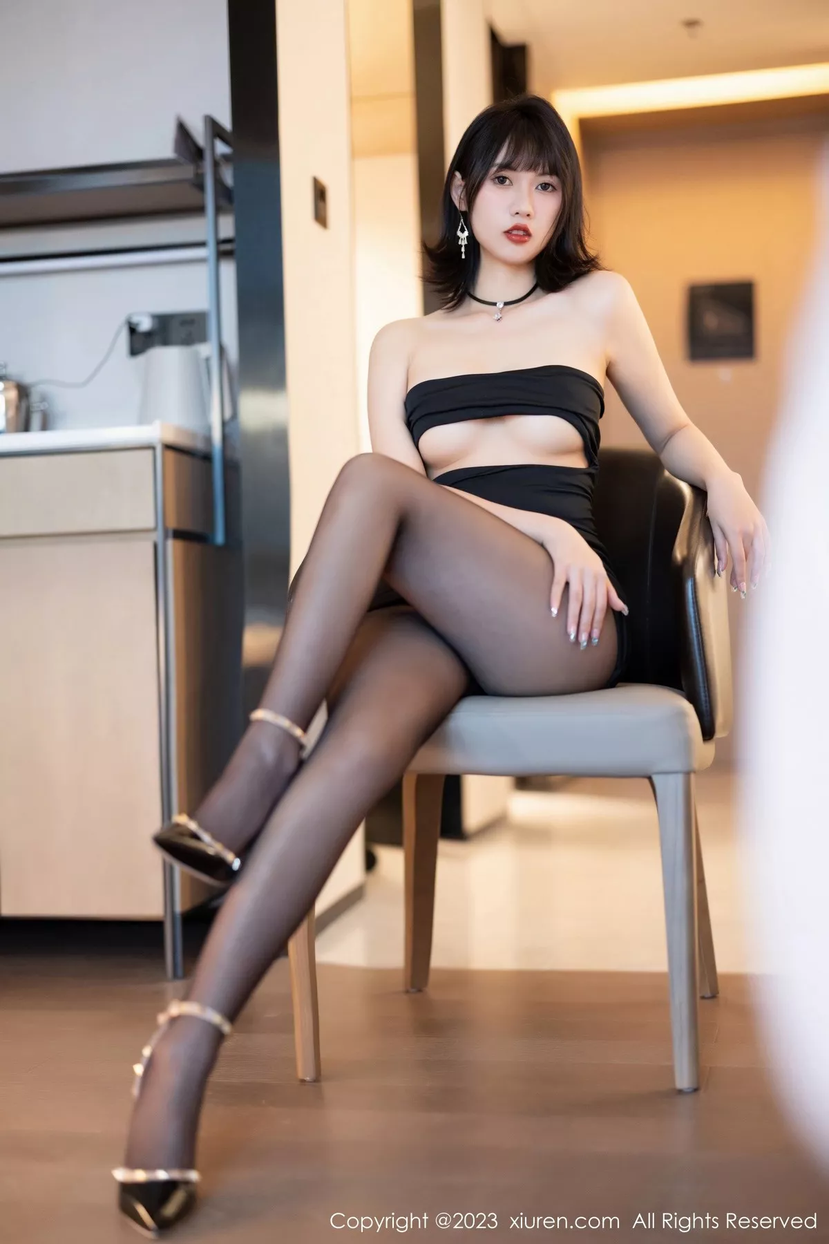 秀人集.com_[XiuRen秀人网]No.6603_模特林子遥性感露肩连身裙配超薄黑丝秀曼妙身姿迷人诱惑写真74P