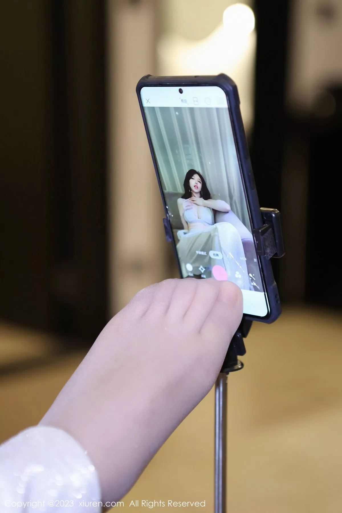 秀人集.com_[XiuRen秀人网]No.6605_模特玉兔miki脱简约银灰外衣露银灰内衣秀傲人豪乳撩人诱惑写真82P