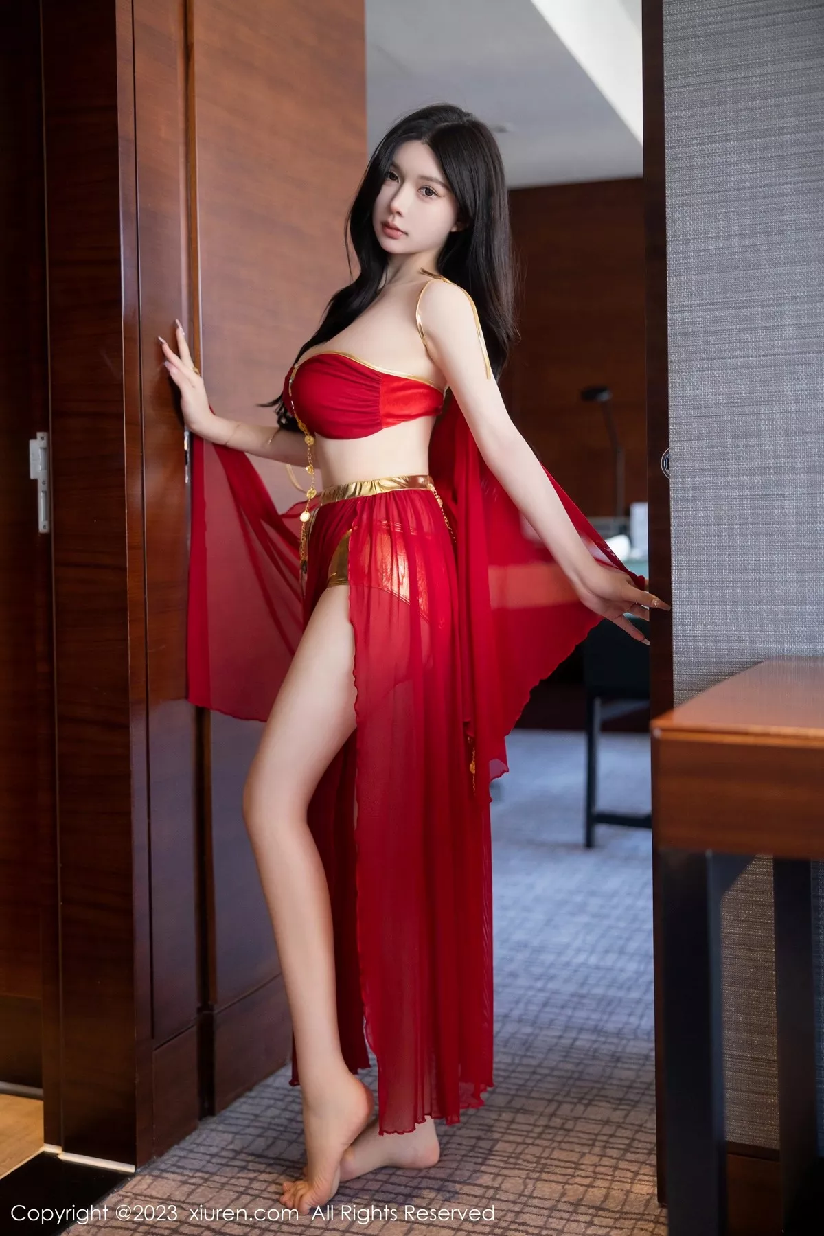 秀人集.com_[XiuRen秀人网]No.6613_模特林珊珊性感红色西域舞娘装扮秀曼妙丰腴身姿迷人诱惑写真84P