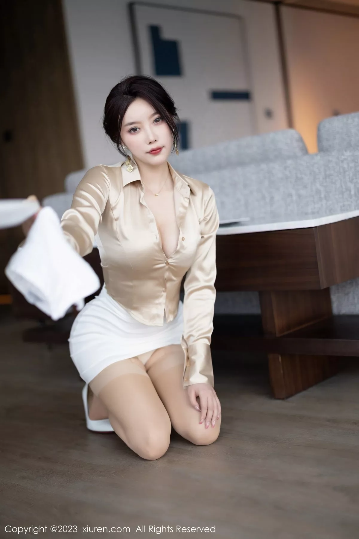 秀人集.com_[XiuRen秀人网]No.6620_女神杨晨晨Yome脱职业装露性感白色蕾丝情趣内衣完美诱惑写真91P