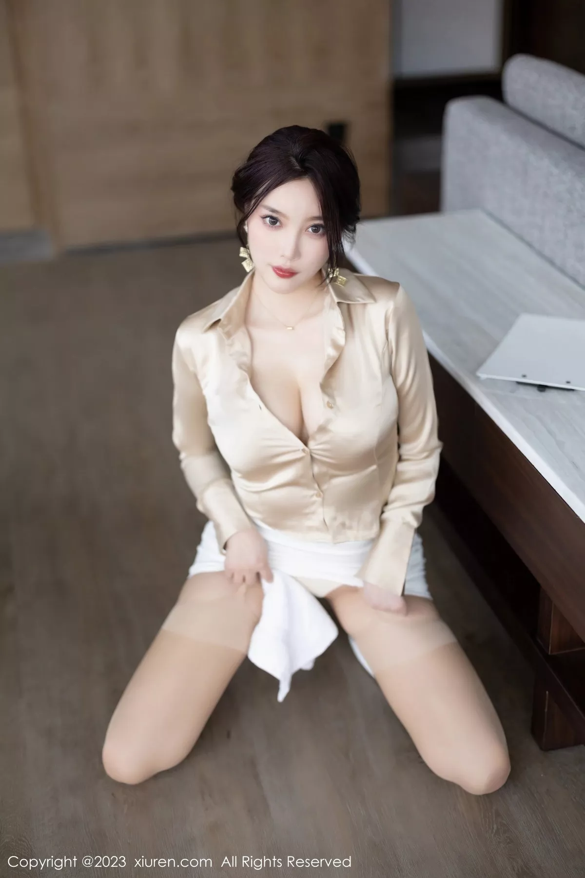 秀人集.com_[XiuRen秀人网]No.6620_女神杨晨晨Yome脱职业装露性感白色蕾丝情趣内衣完美诱惑写真91P