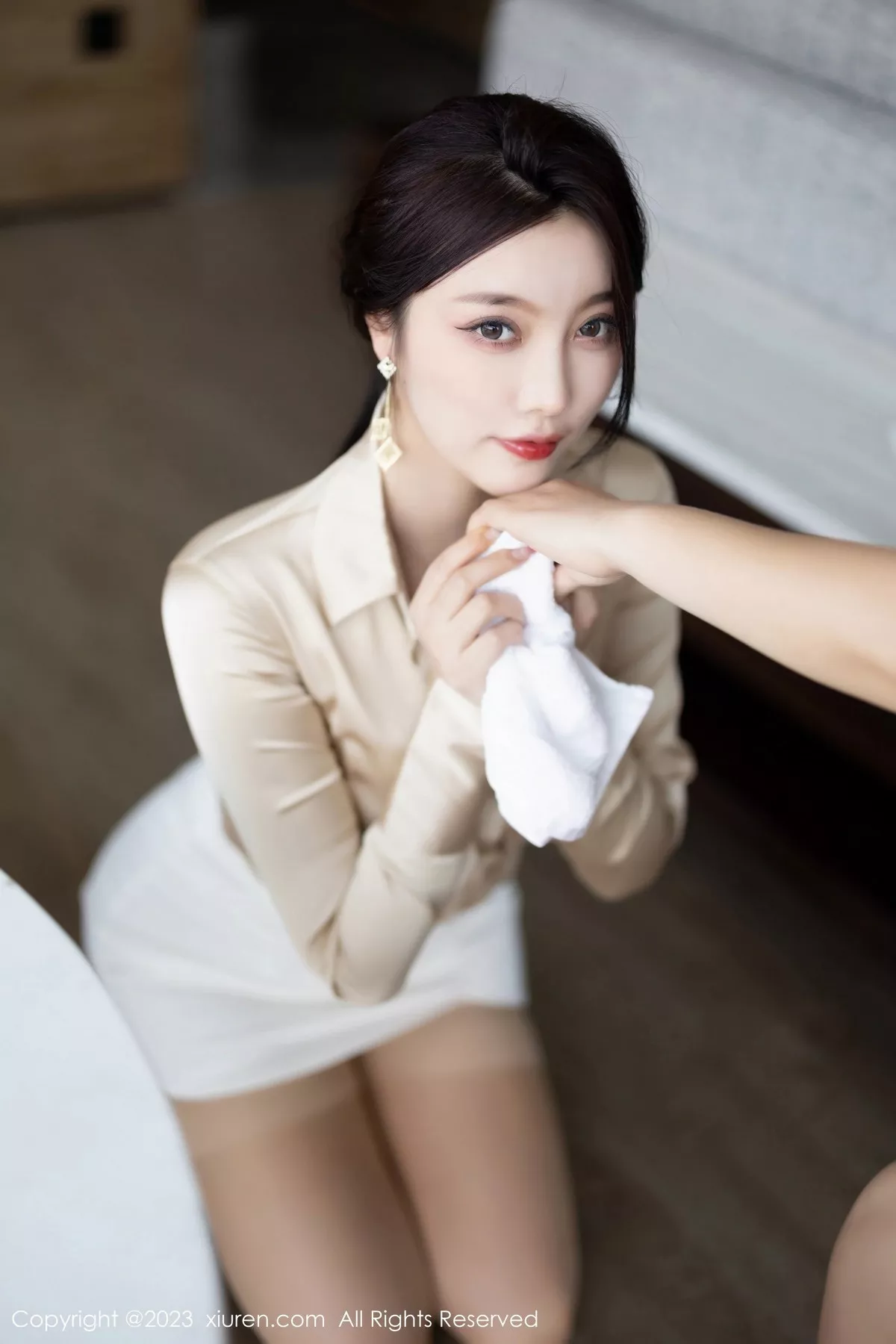 秀人集.com_[XiuRen秀人网]No.6620_女神杨晨晨Yome脱职业装露性感白色蕾丝情趣内衣完美诱惑写真91P